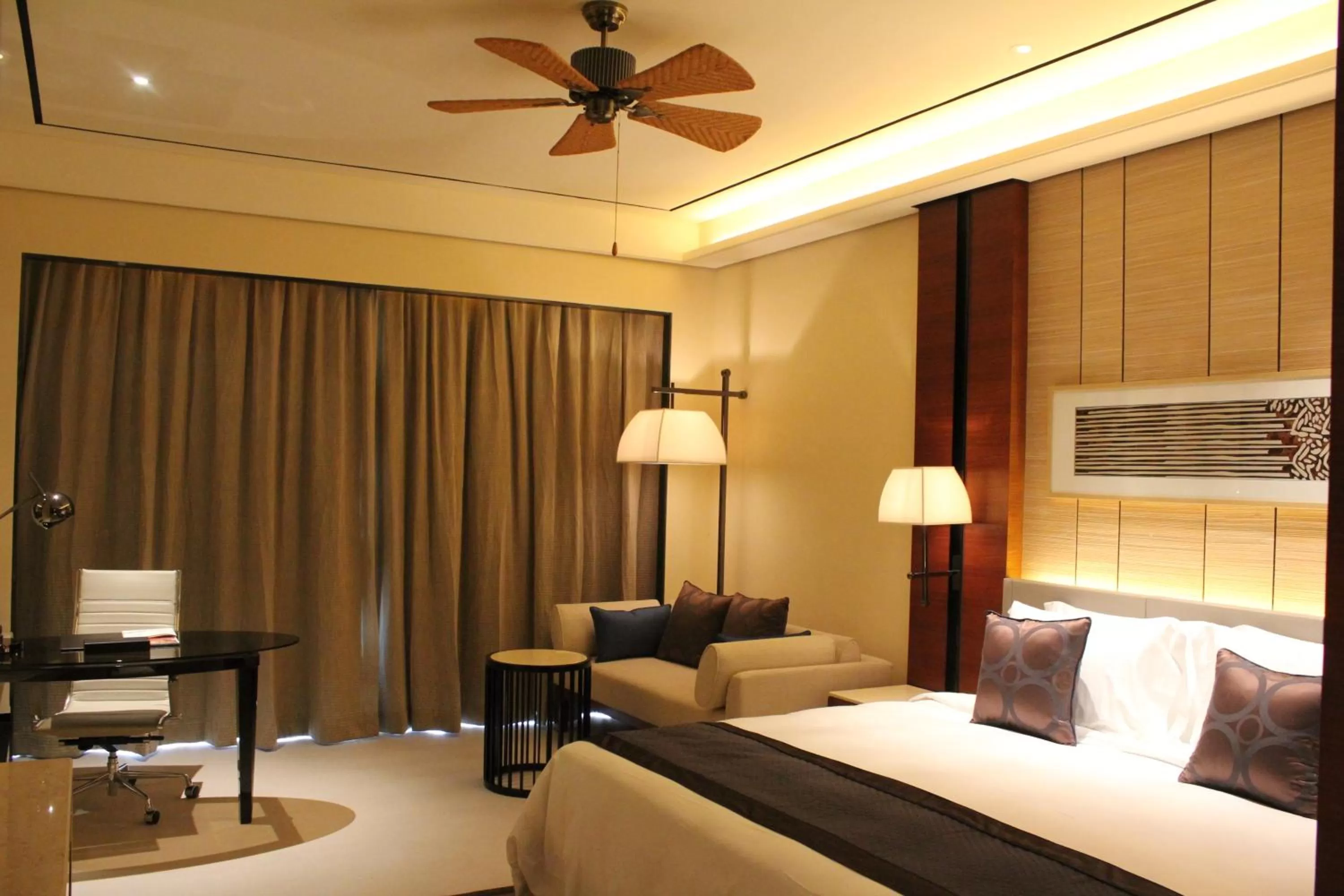 Bedroom, Bed in Crowne Plaza Sanya City Center by IHG