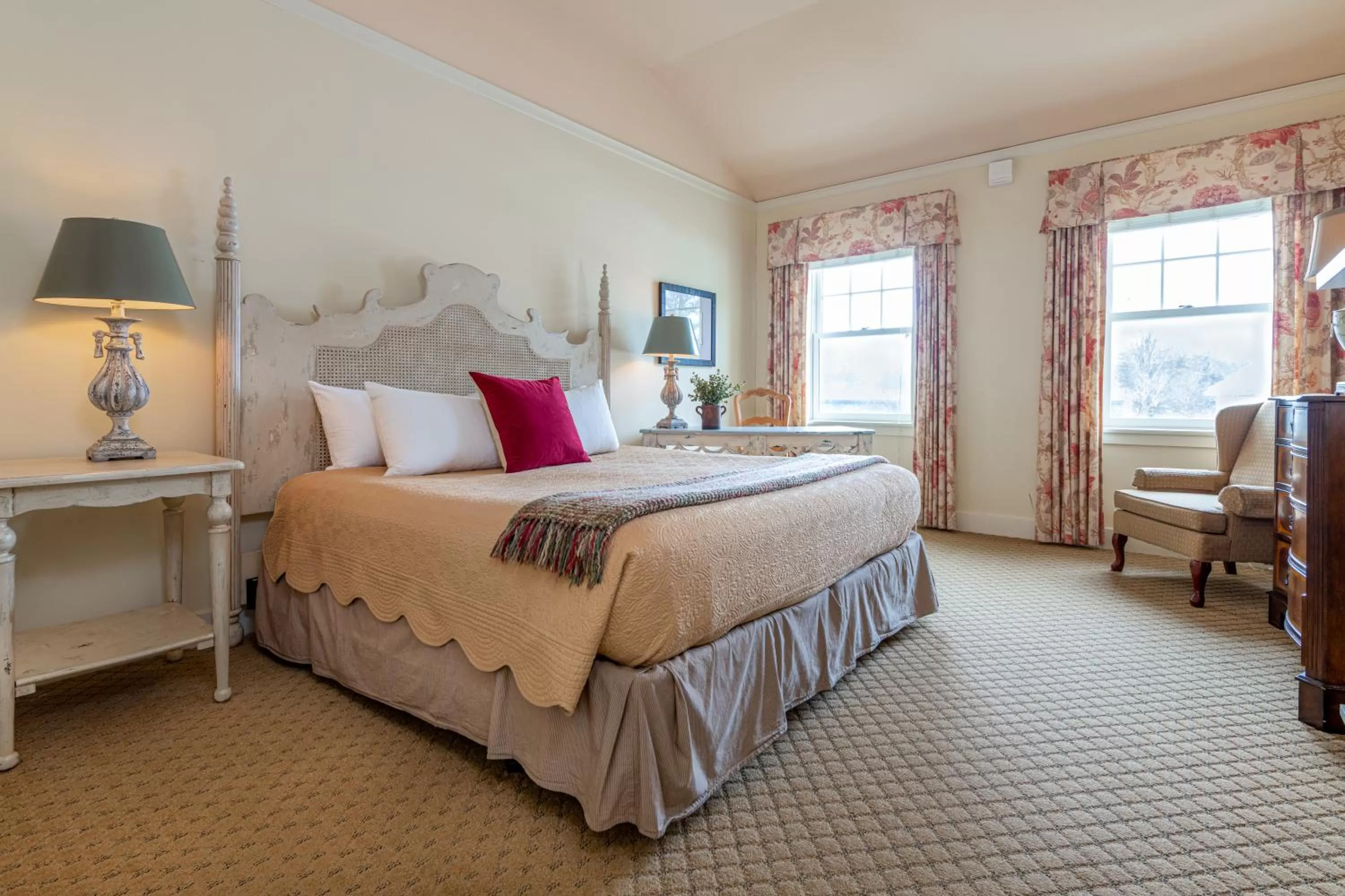 Bed in The Norwich Inn