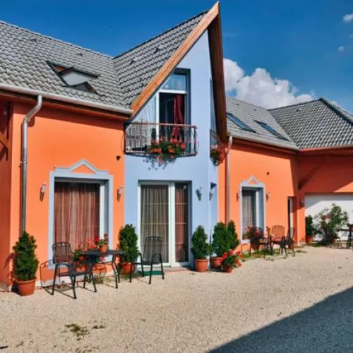 Property Building in Vintiamo Apartmanok