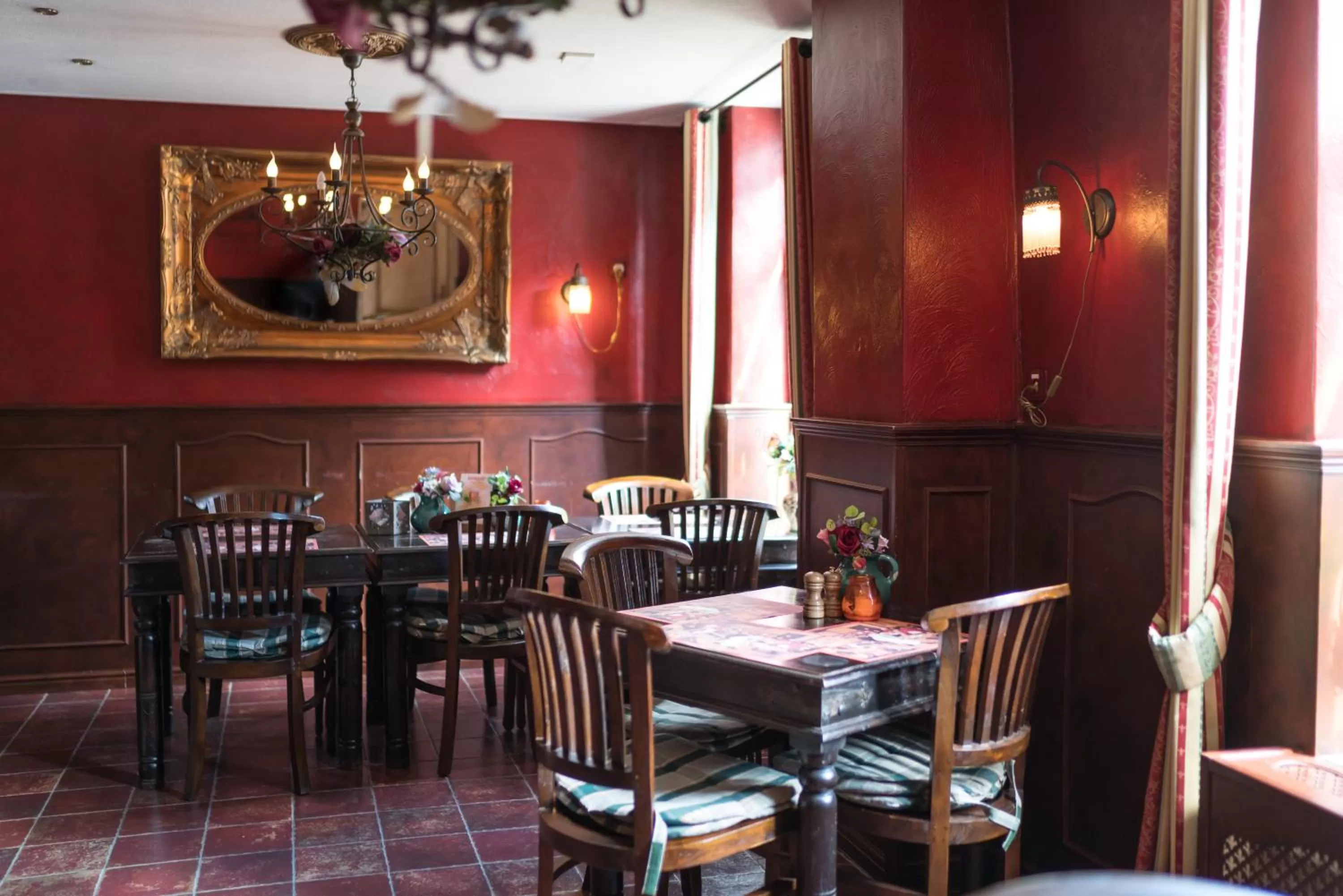 Photo of the whole room, Restaurant/Places to Eat in Gasterij de Poort