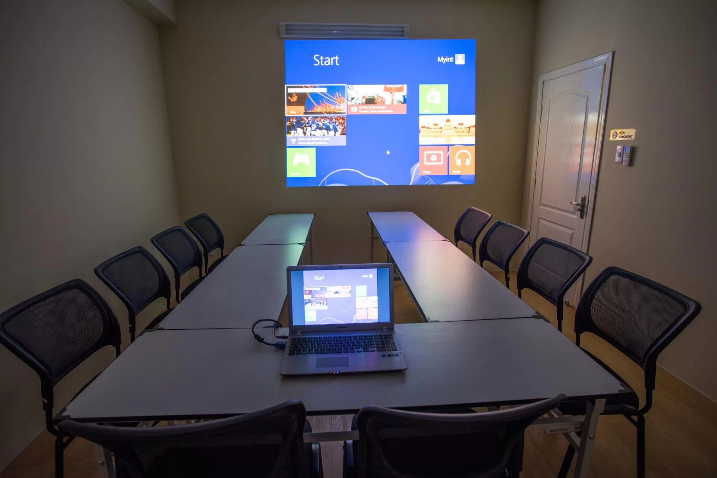 Meeting/conference room in Golden Gate China Town Hotel