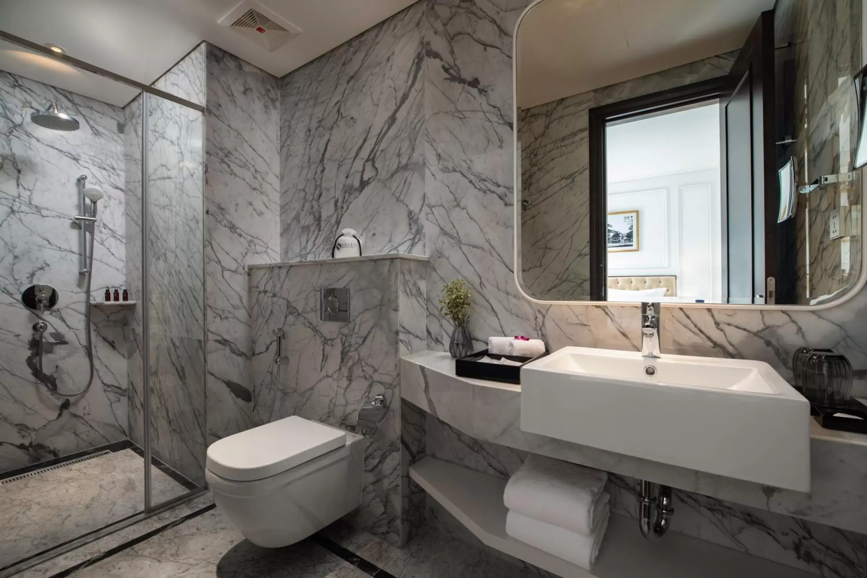 Deluxe Double or Twin Room with View in Soleil Boutique Hotel Hanoi Deluxe Double or Twin Room with View in Soleil Boutique Hotel Hanoi