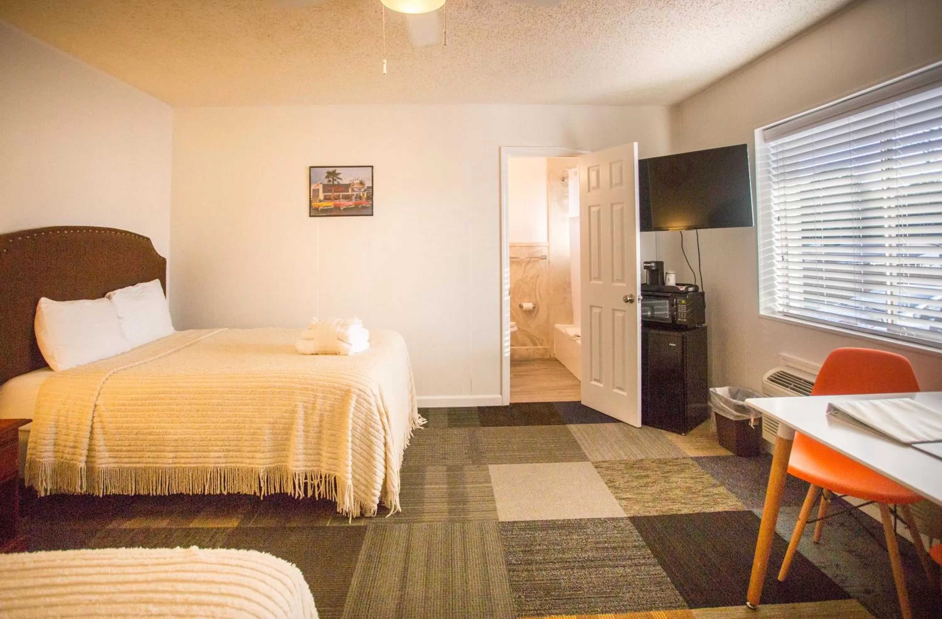 Bedroom, Bed in Sunset Motel