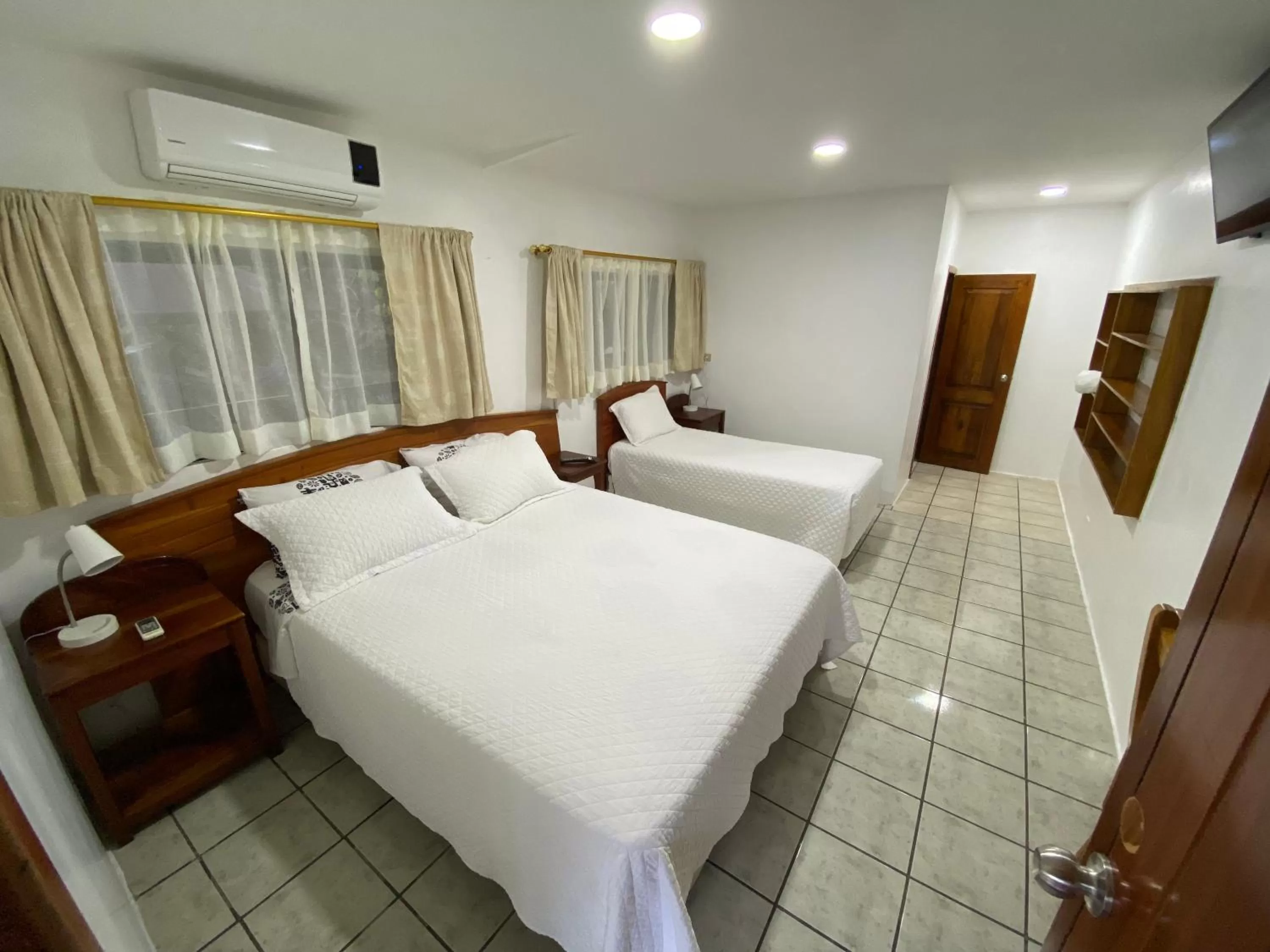 Bedroom, Bed in La Peregrina Galapagos B&B