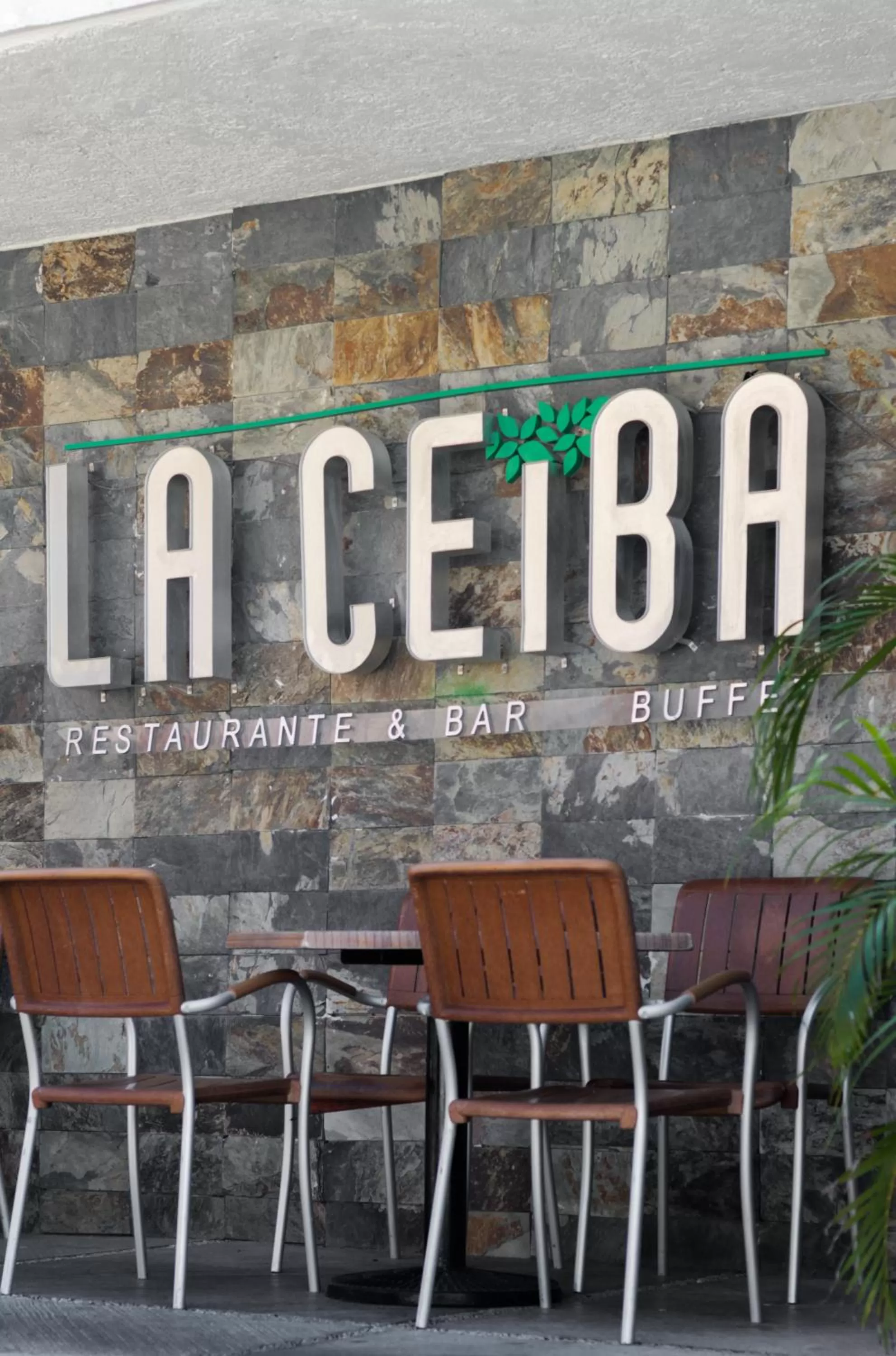 Restaurant/places to eat in Tukan Hotel Playa del Carmen