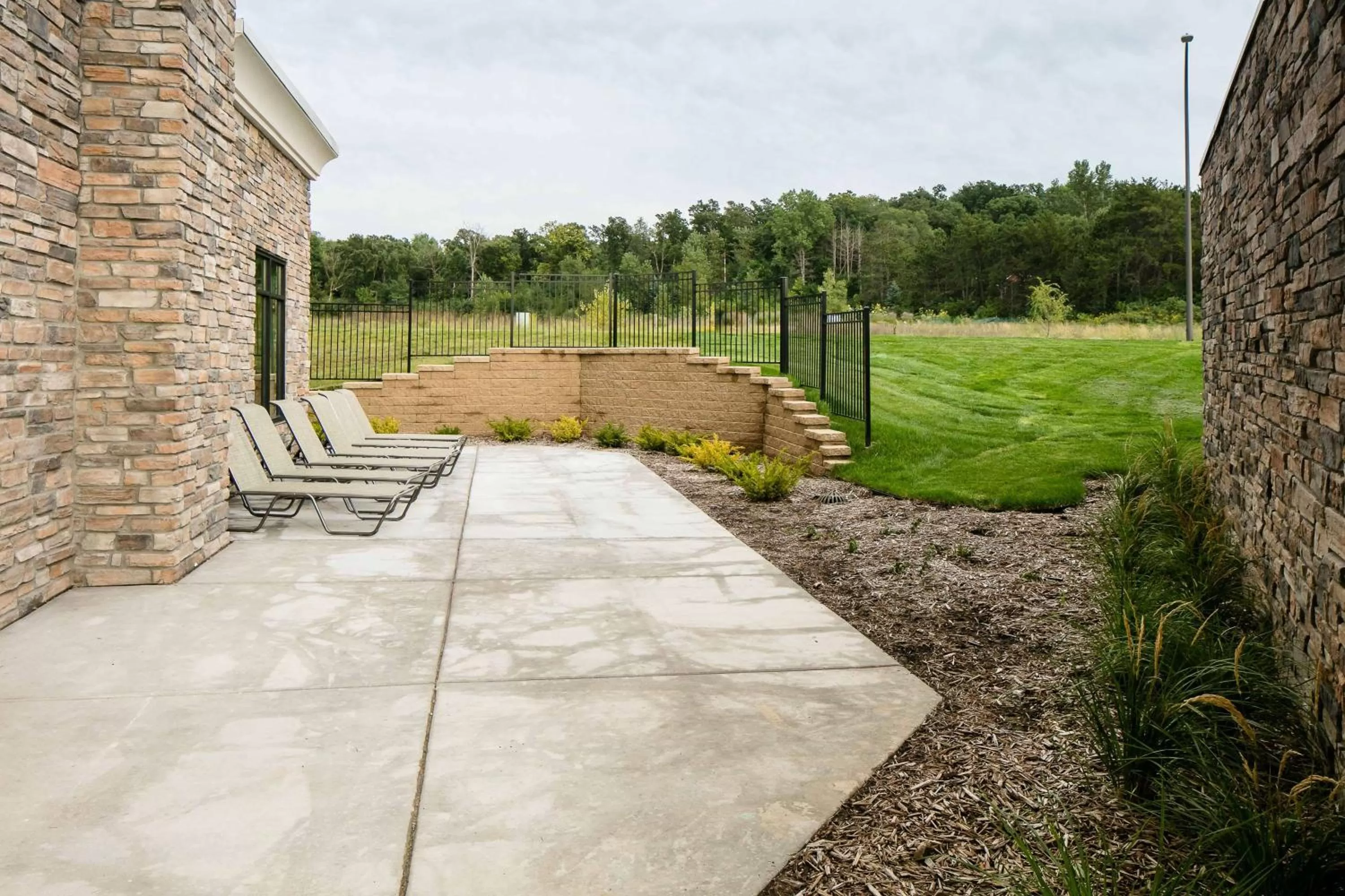 Patio in Hampton Inn & Suites-Hudson Wisconsin