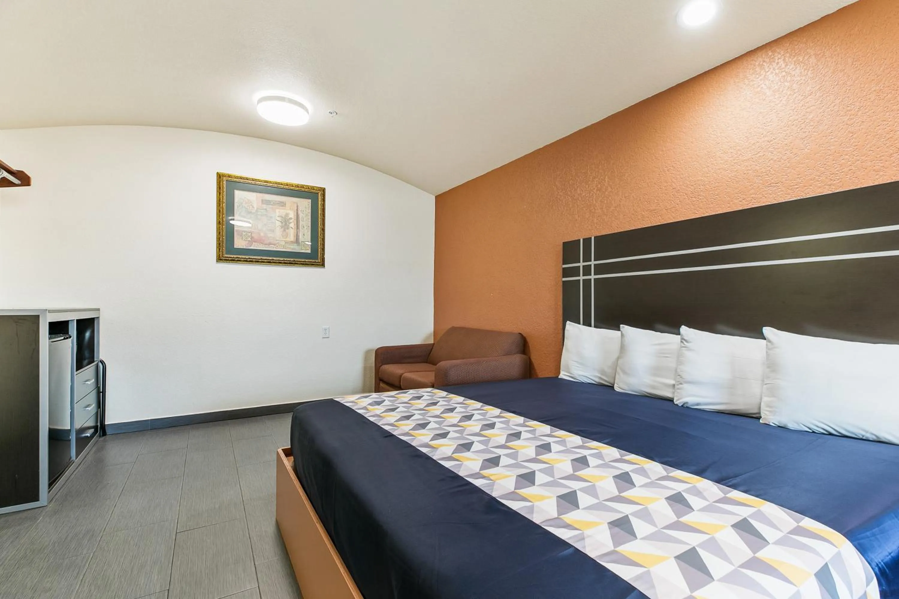 Bed in Lighthouse Inn