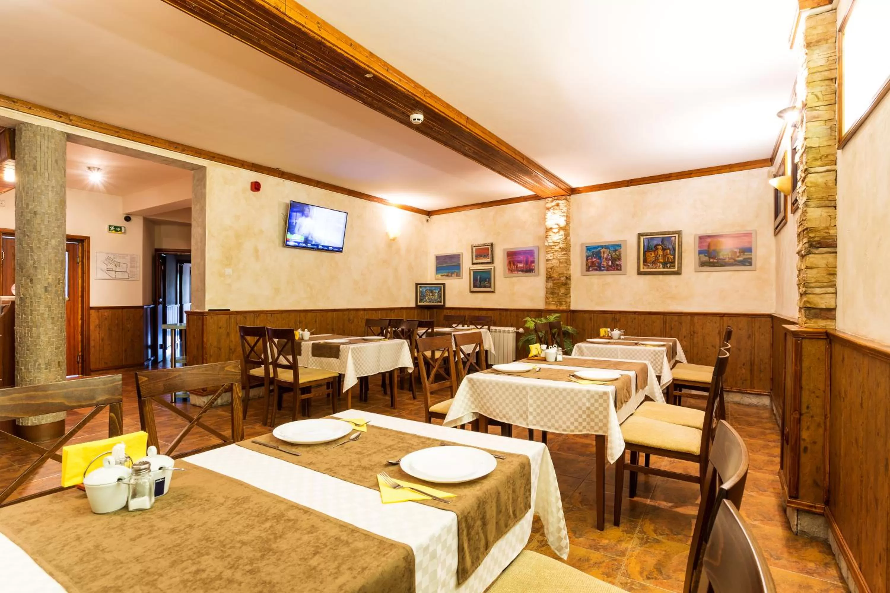 Restaurant/places to eat in Hotel Villa Boyana - Free Parking