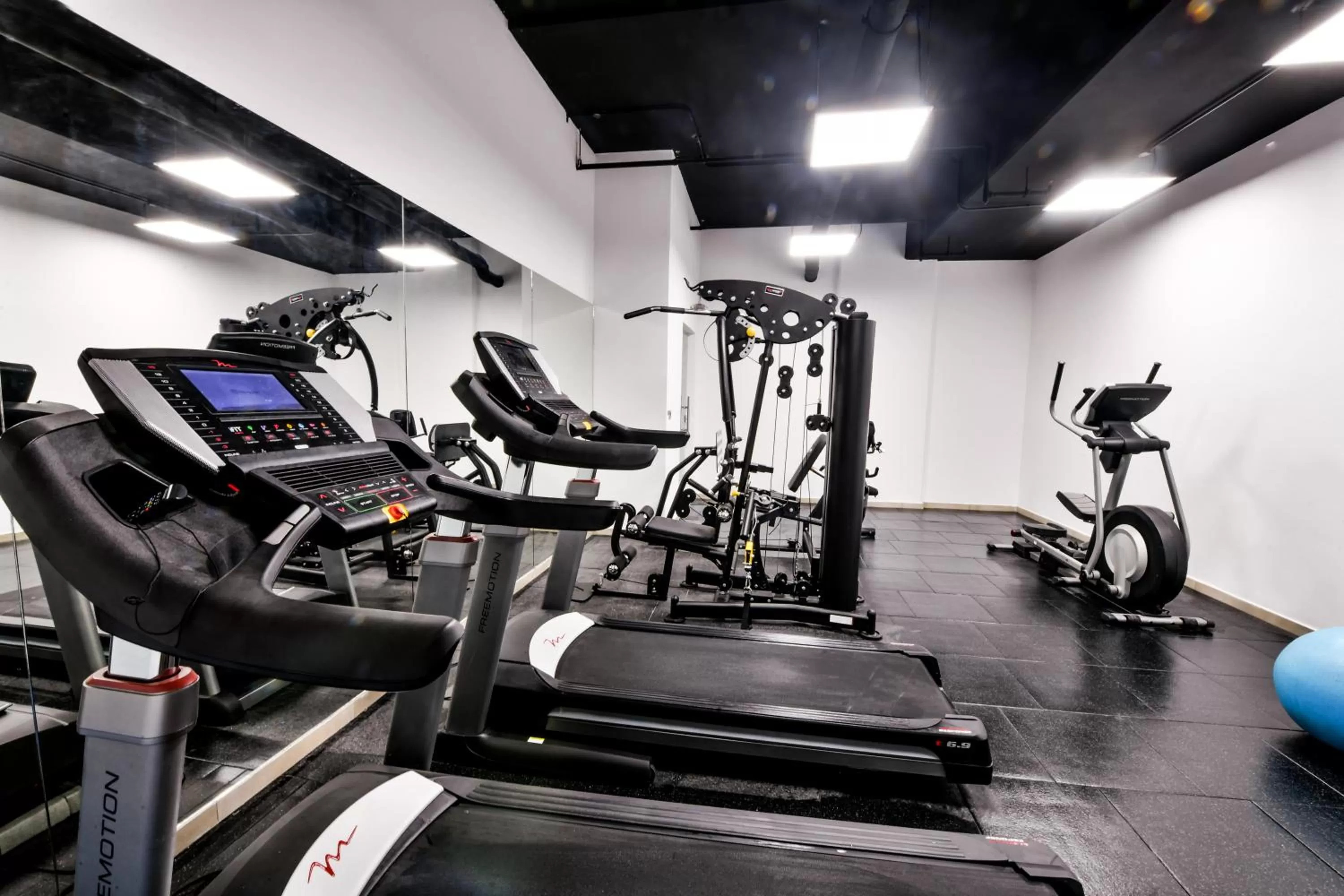 Fitness centre/facilities in Downtown Hotel Apartments