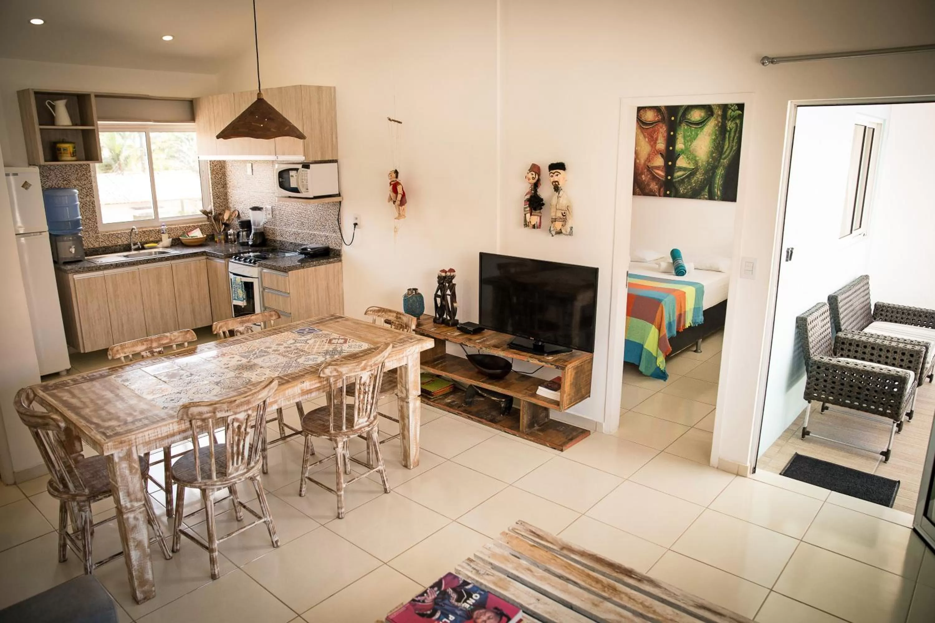 Dining Area in Manga Verde Beach Residence