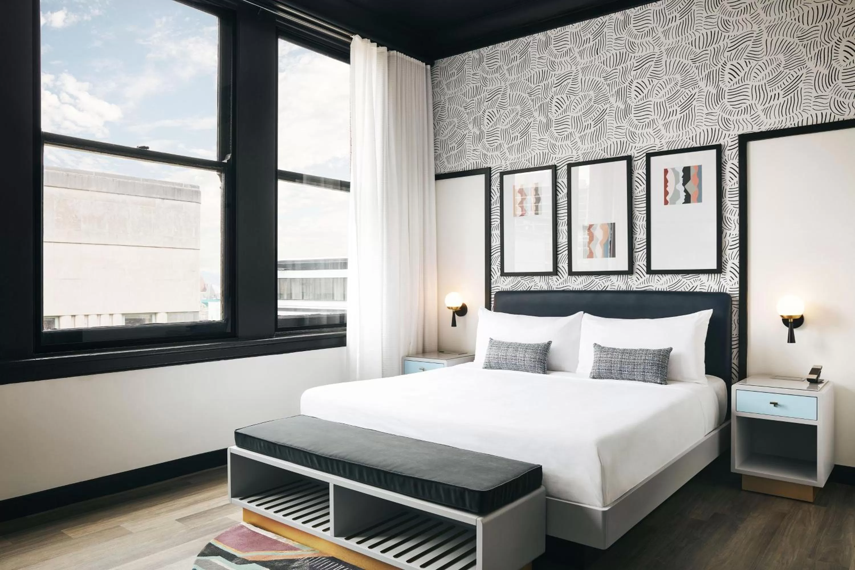 Photo of the whole room, Bed in Kinley Cincinnati Downtown, a Tribute Portfolio Hotel