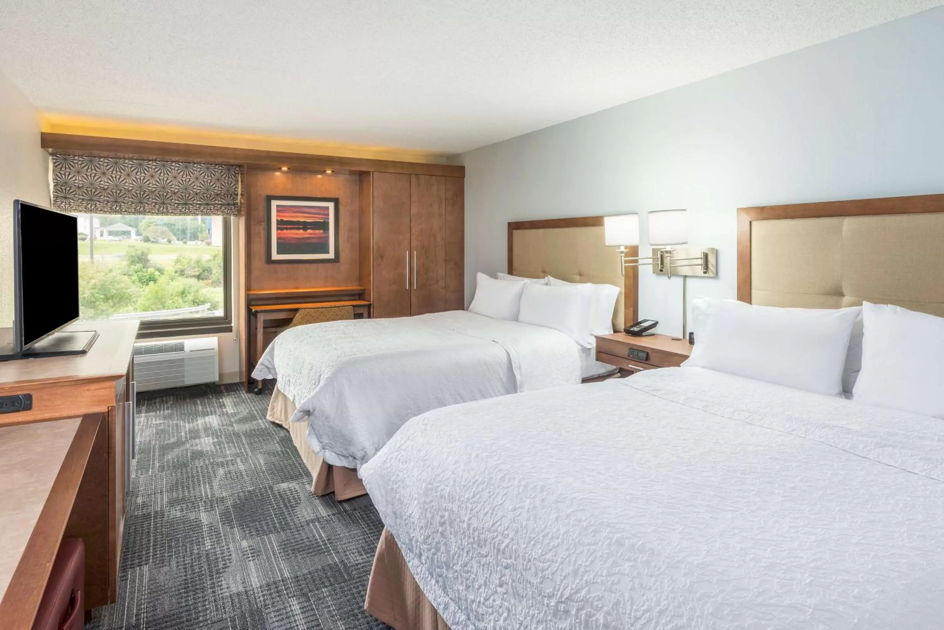 Bed in Hampton Inn Columbia