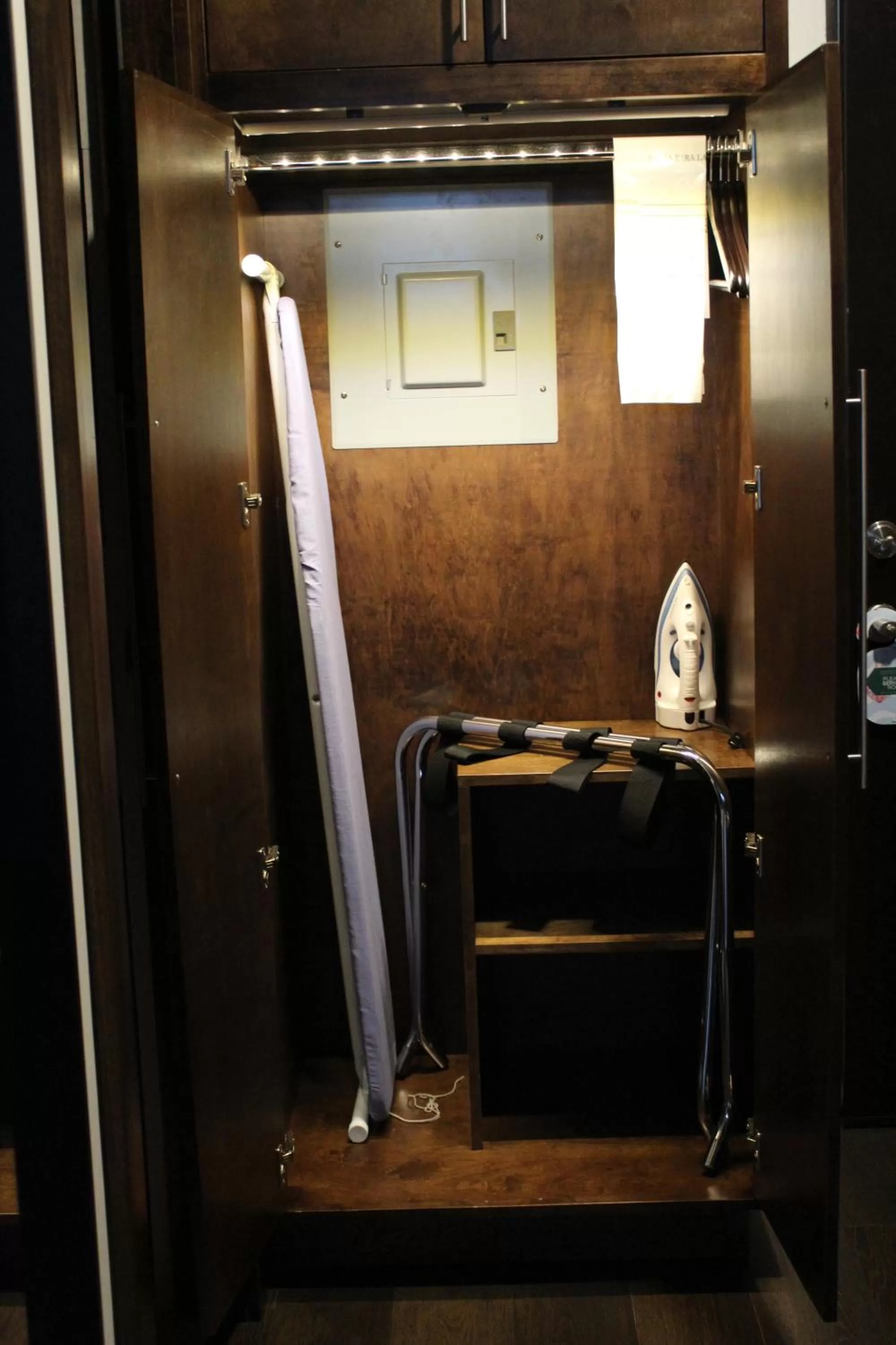 wardrobe in San Nicolas Hotel Casino