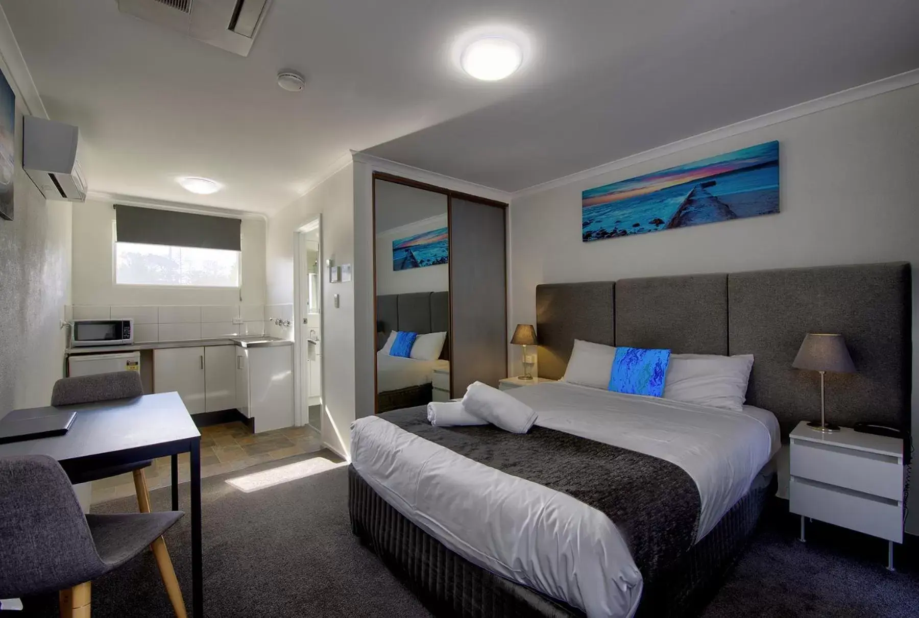 Standard Double Room in Frankston Motel Standard Double Room in Frankston Motel