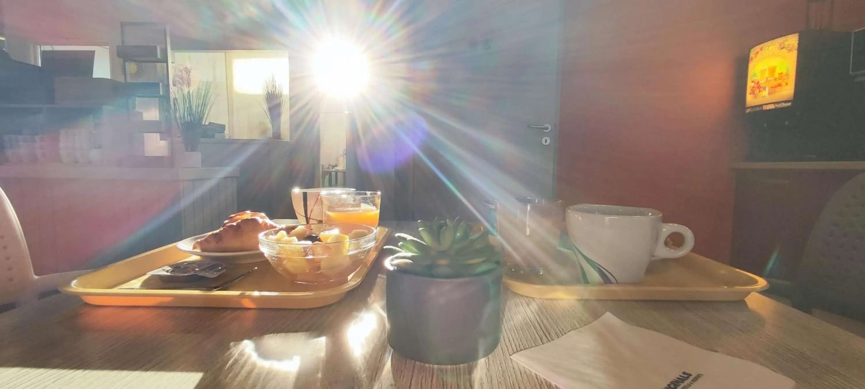 Food and drinks in The Originals Access, Hôtel les Iris, Berck-sur-Mer