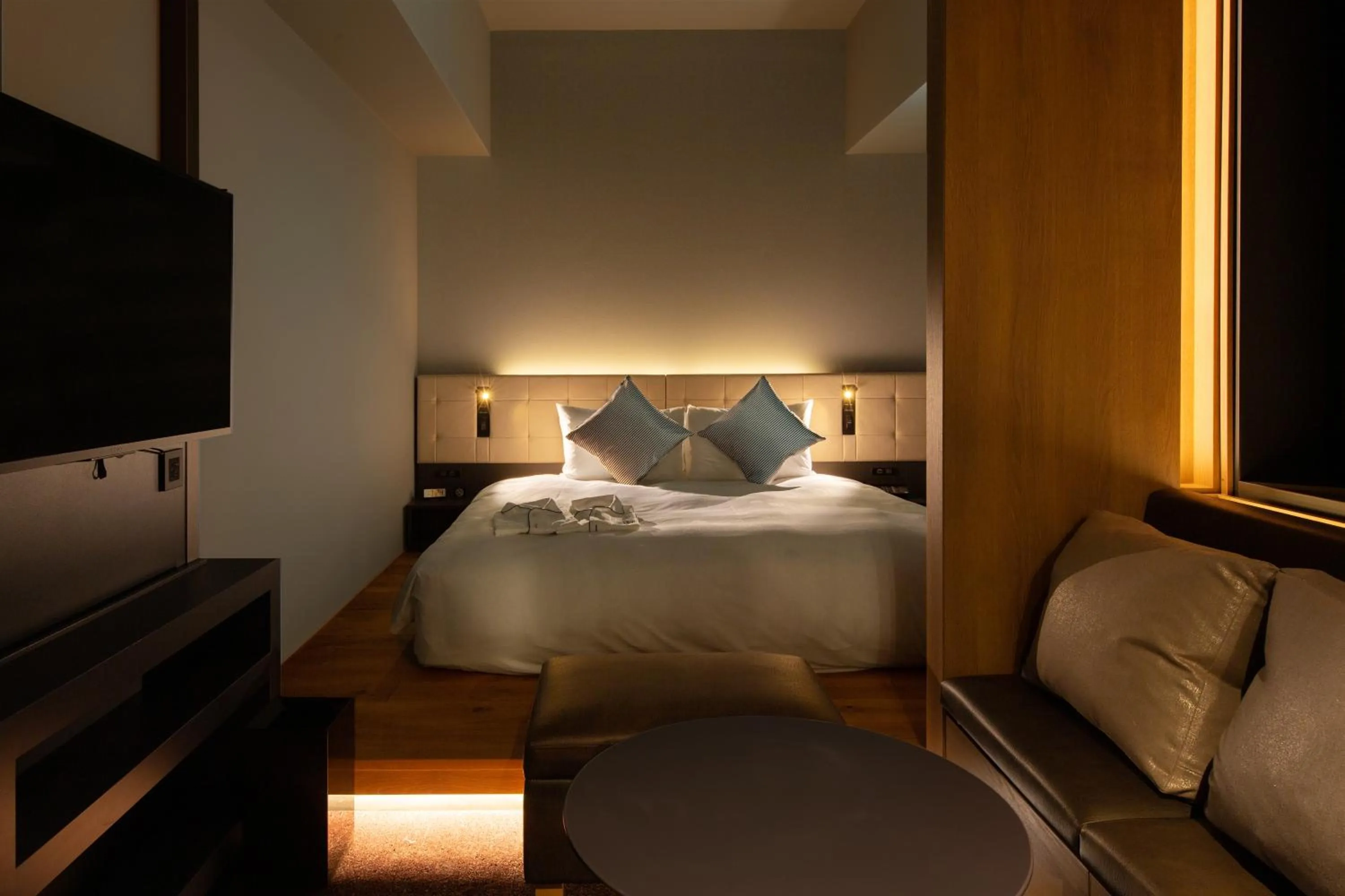 Bed in The Royal Park Canvas - Ginza 8