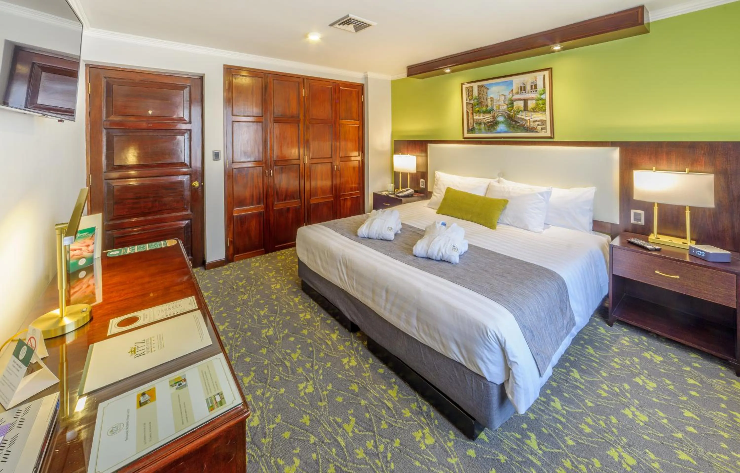 Bedroom, Bed in Ritz Apart Hotel