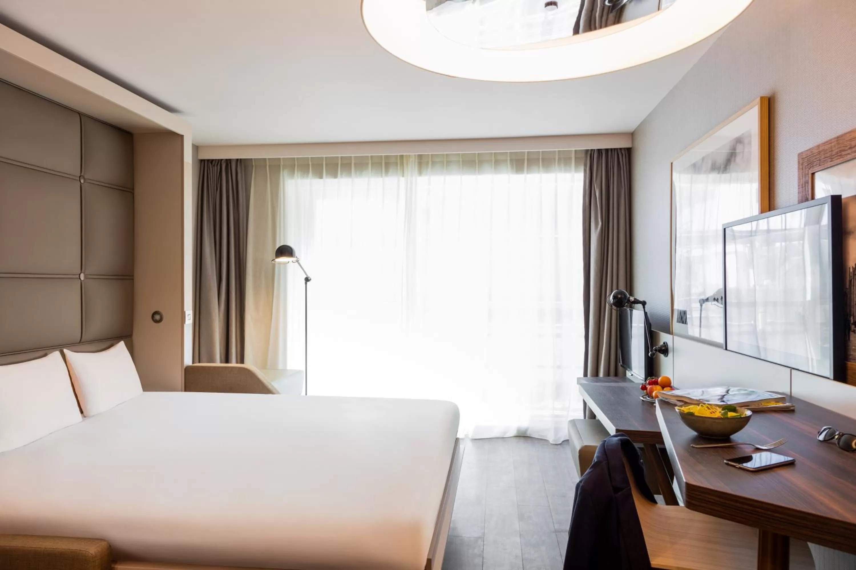 Bed in Aparthotel Adagio Edinburgh Royal Mile