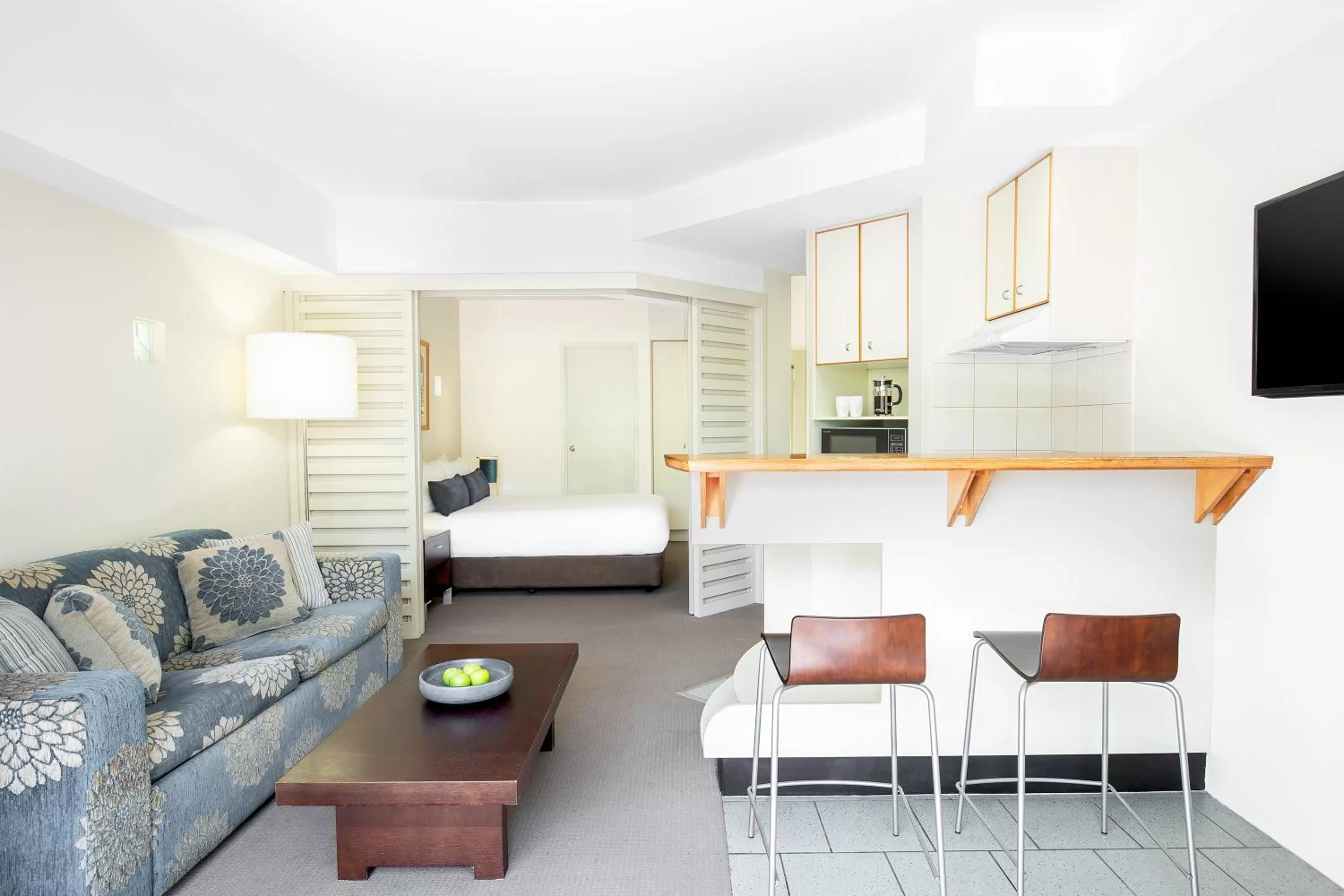 Kitchen or kitchenette in Mantra French Quarter Noosa