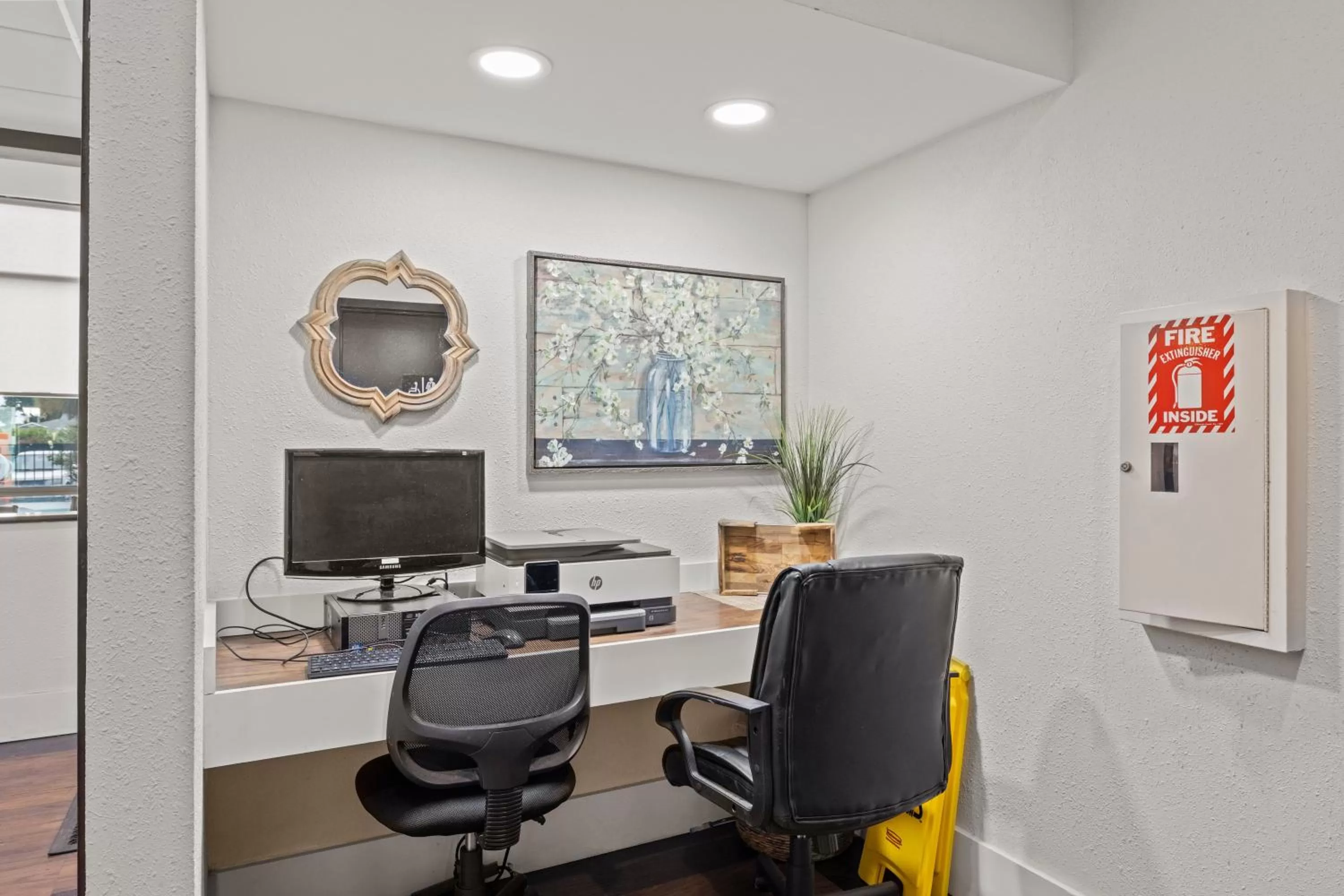 Business facilities in Garnet Inn & Suites, Morehead City near Atlantic Beach