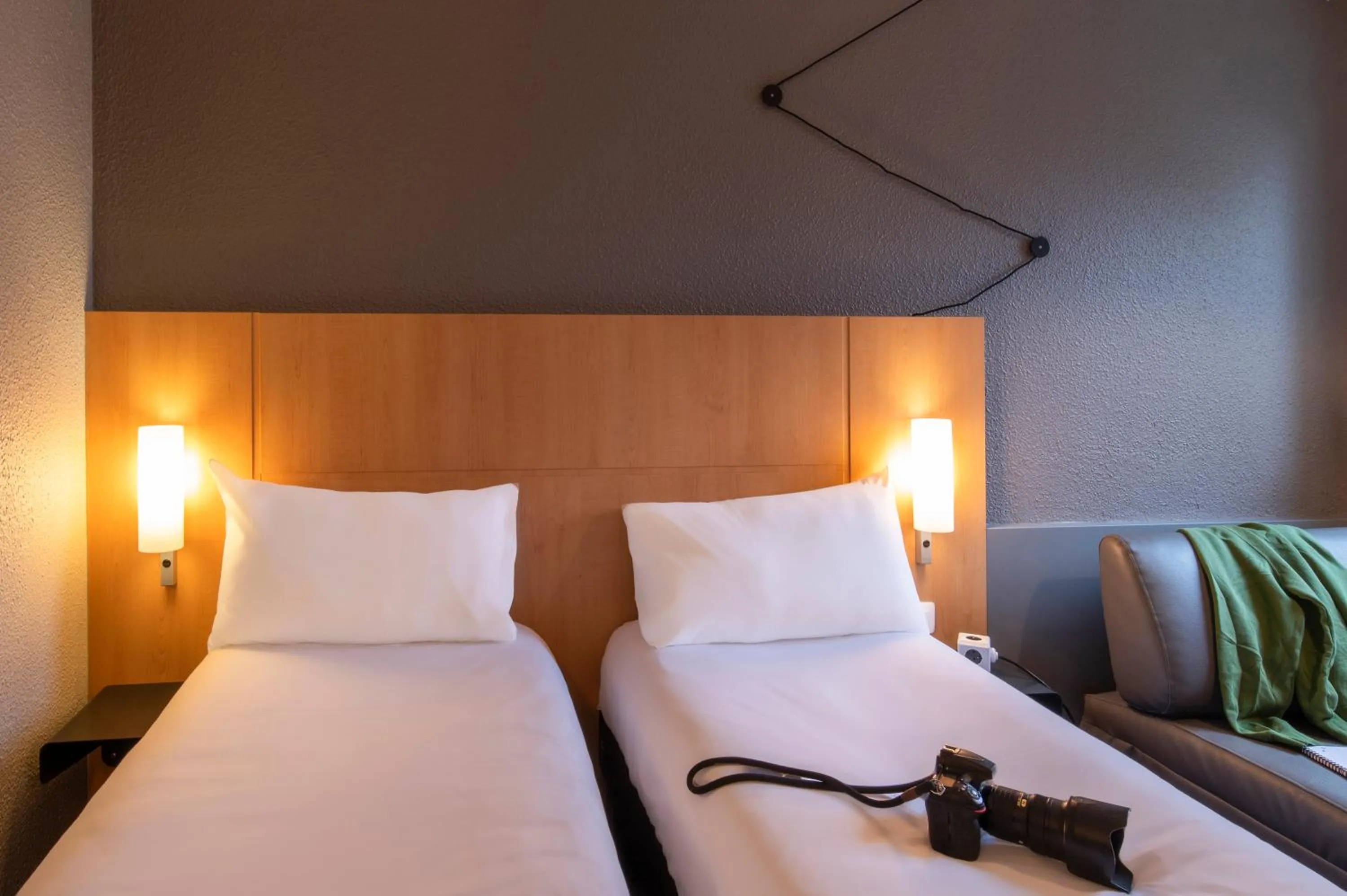 Bedroom, Bed in ibis Cergy Pontoise Le Port