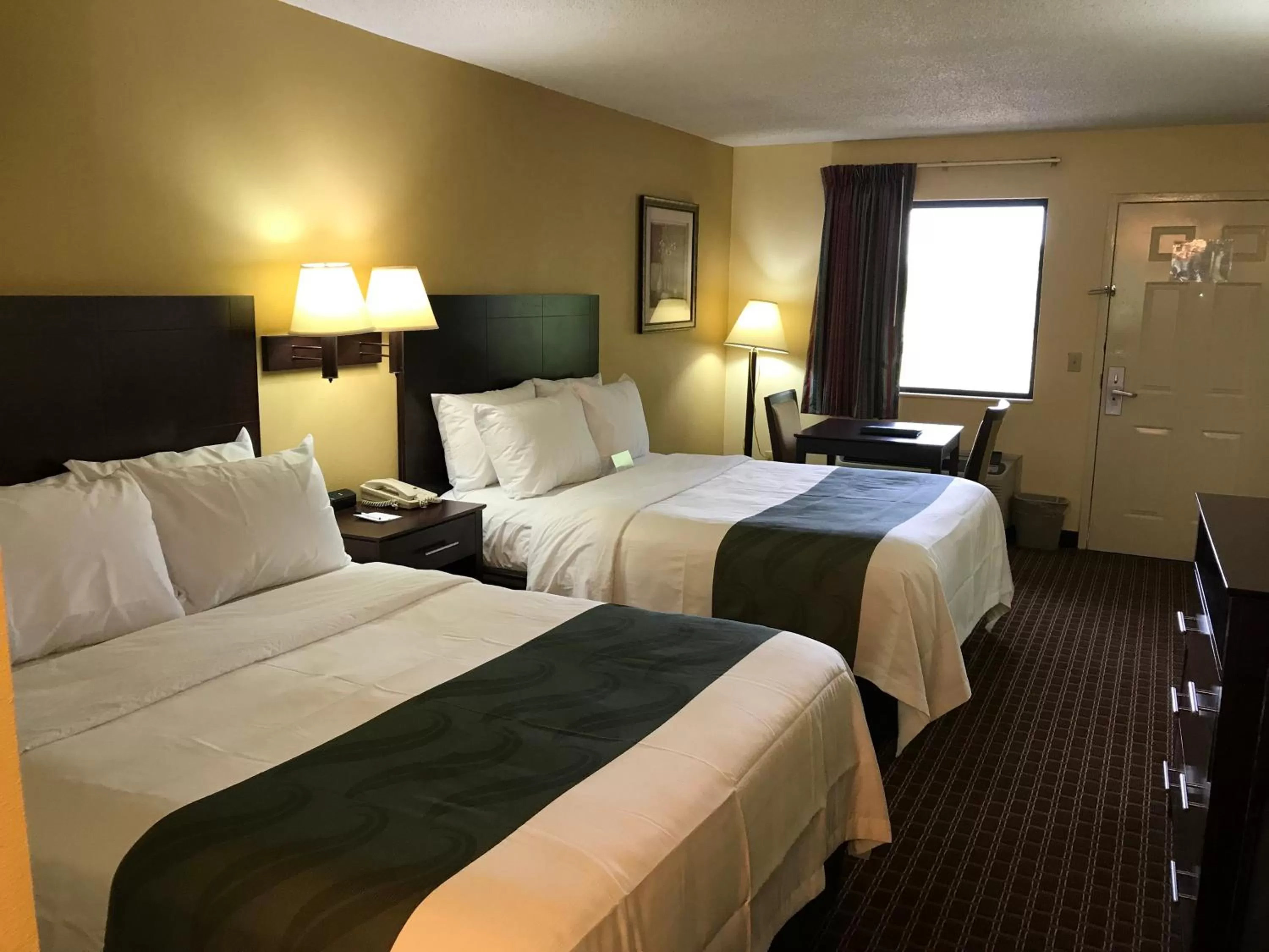Queen Room with Two Queen Beds - Non-Smoking in Quality Inn Franklin