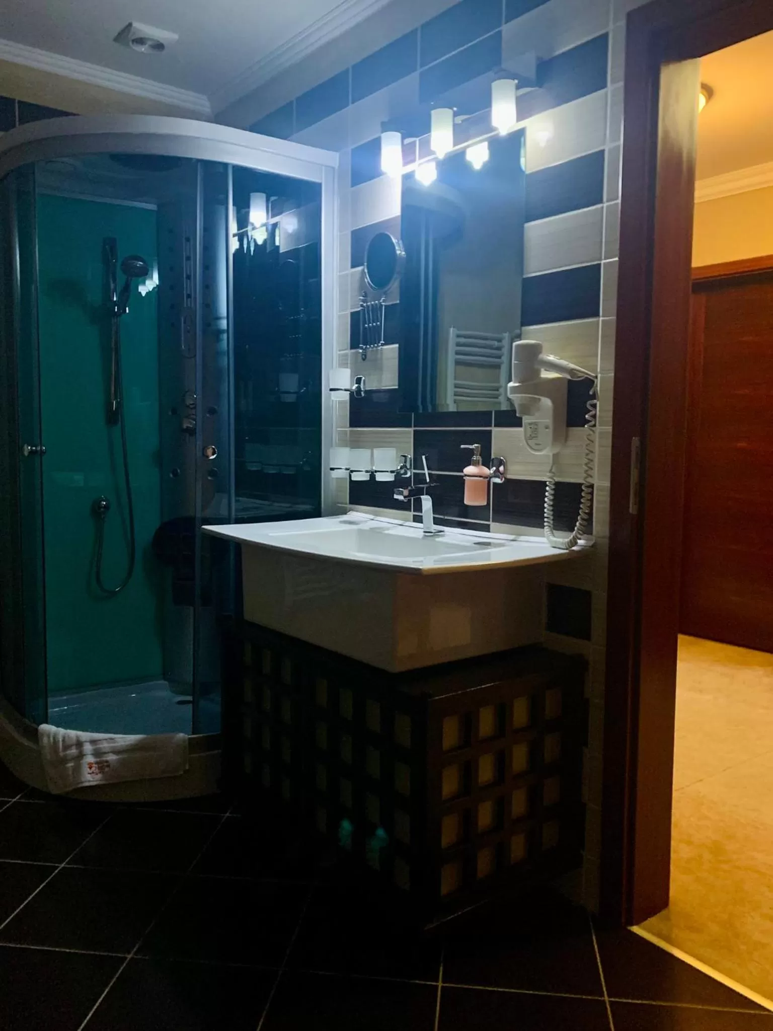 Shower, Bathroom in Wellness Hotel Beethoven