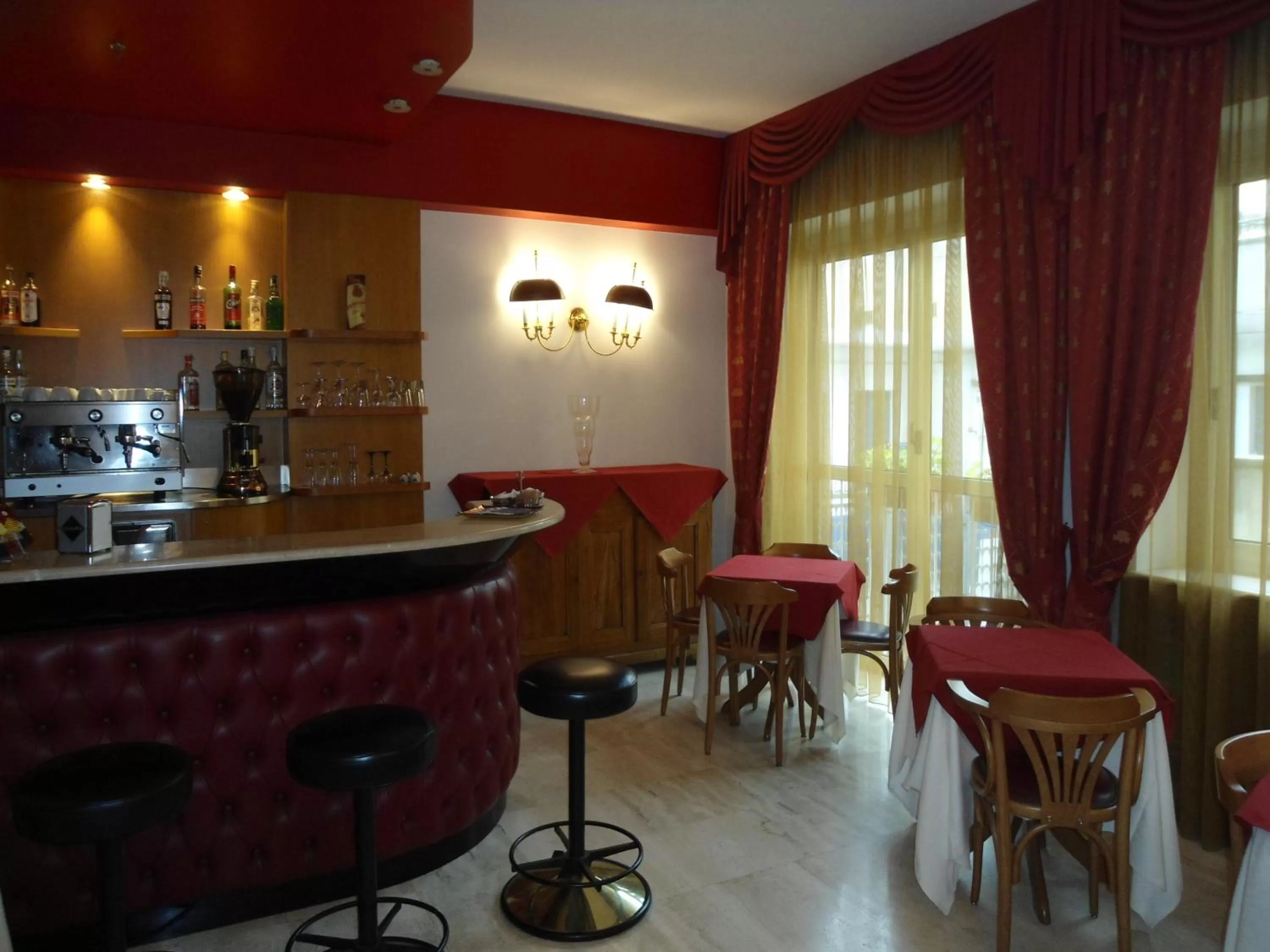 Lounge or bar in Hotel Continental