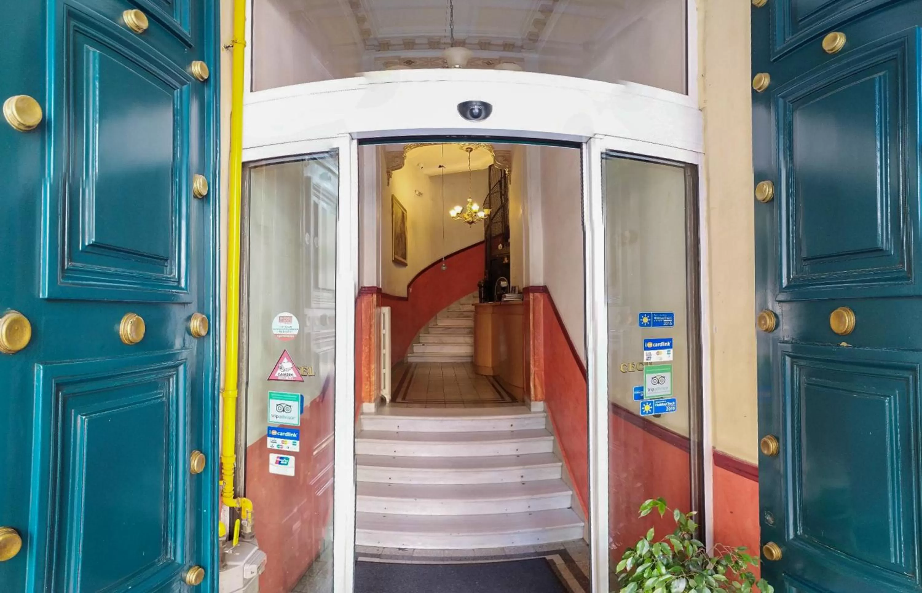 Facade/entrance in Cecil Hotel