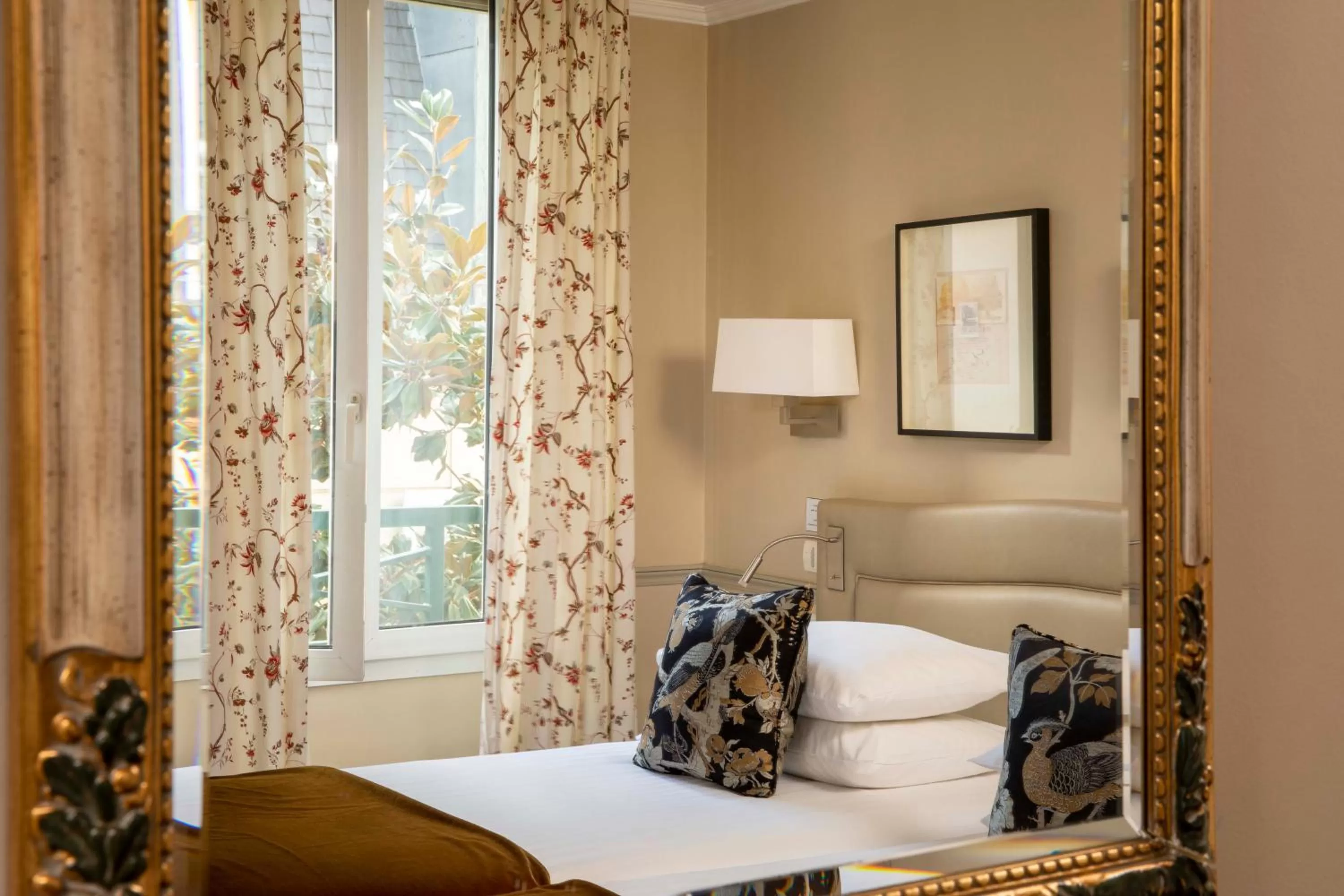 Bed in Hotel Relais Bosquet by Malone