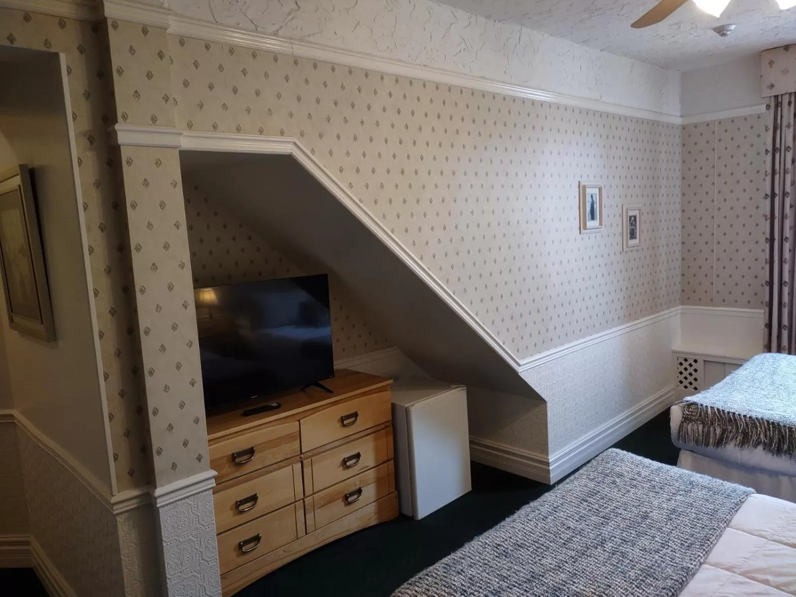 TV and multimedia, Bed in The King George Inn