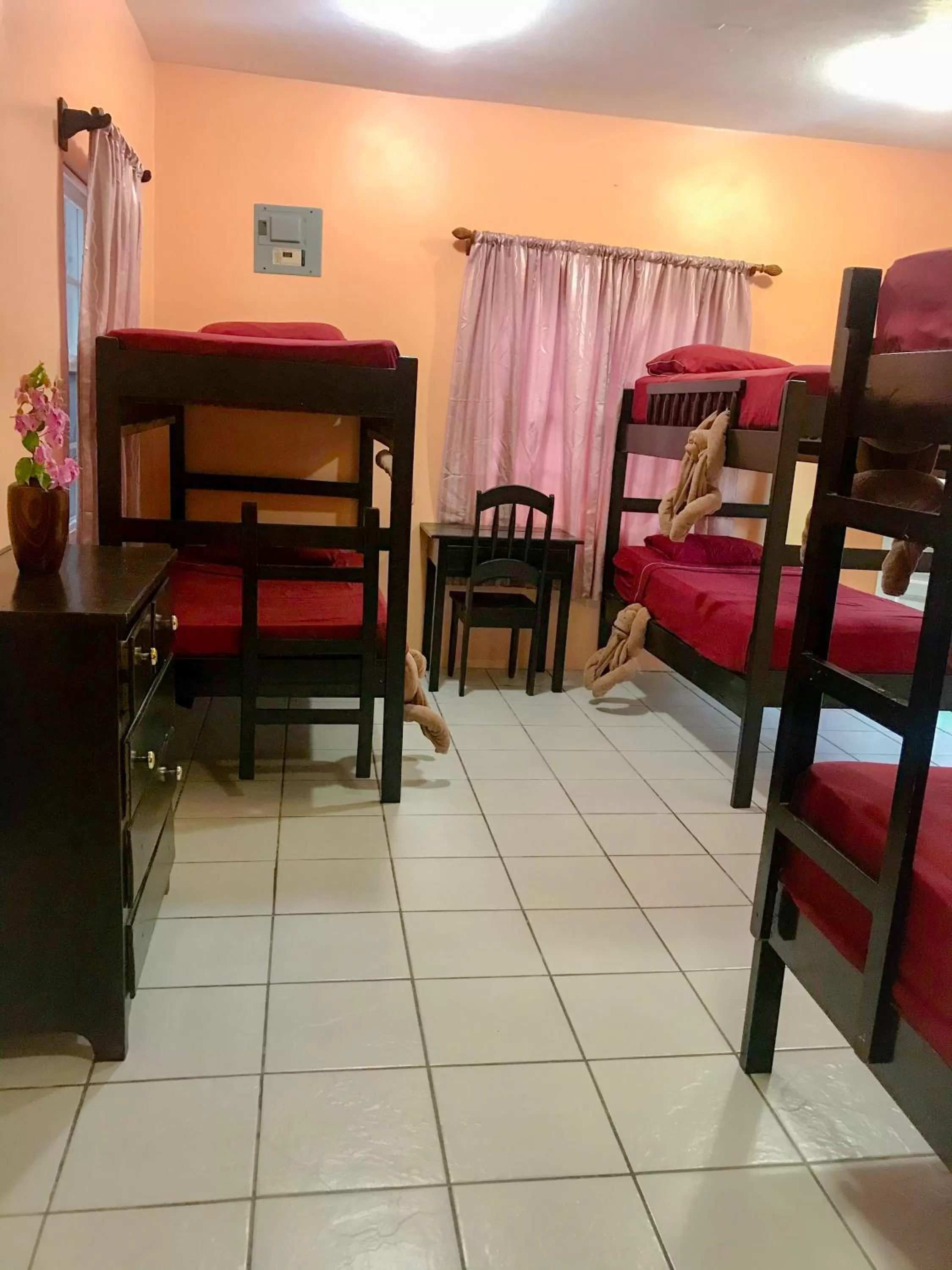 Decorative detail, Bunk Bed in Tropical Paradise Express