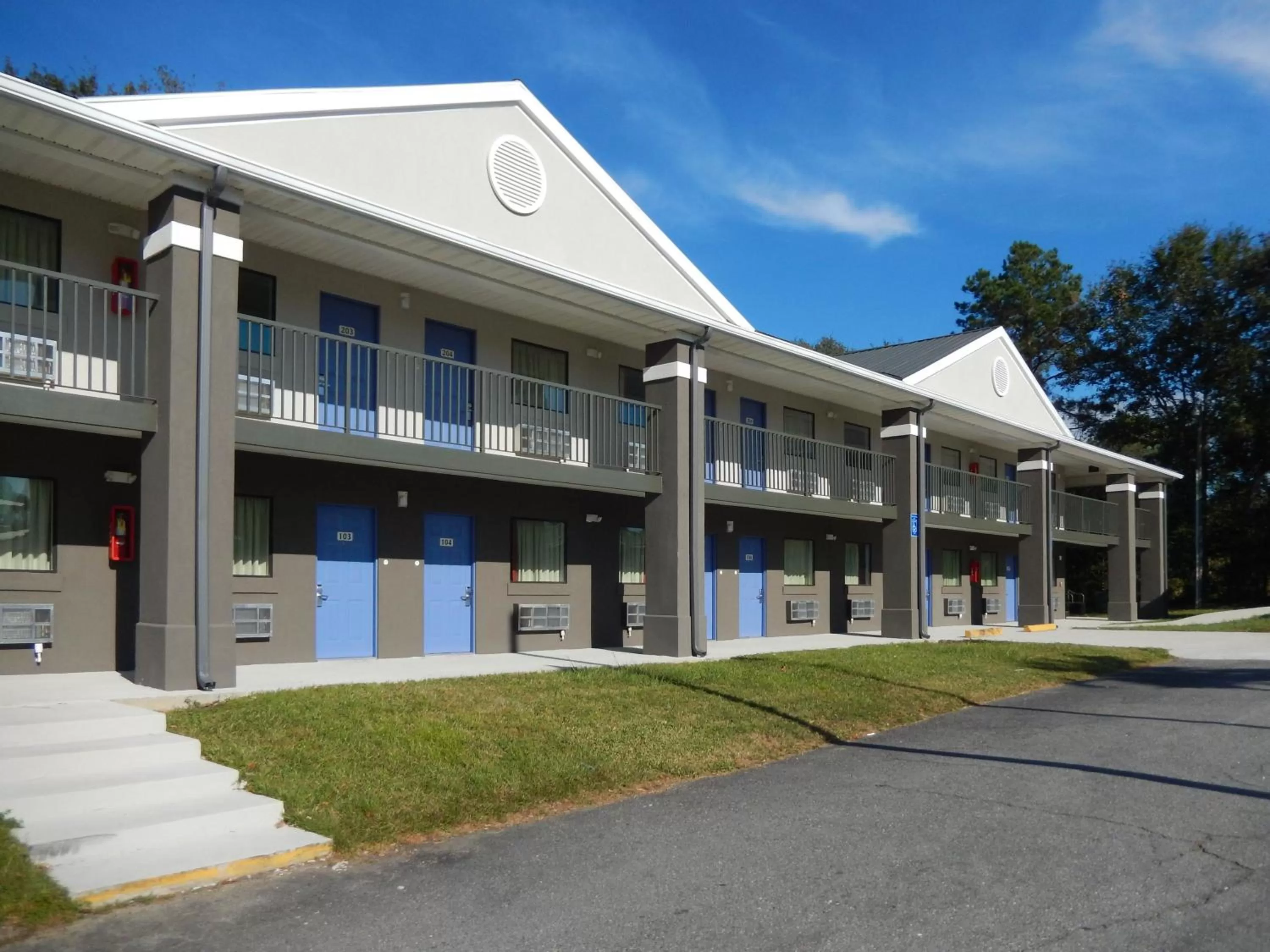 Property building in Motel 6-Moultrie, GA