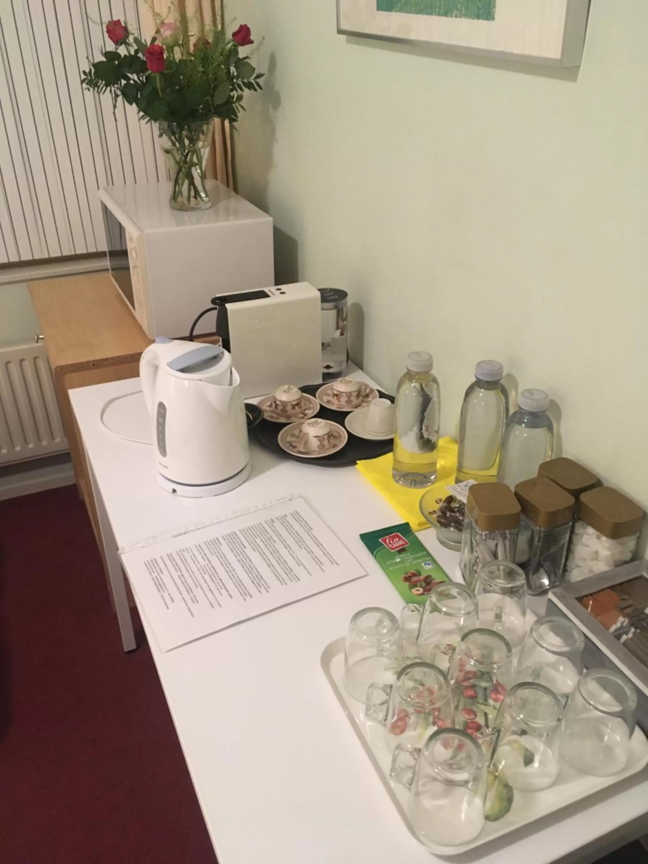 Coffee/tea facilities in Wim's Place Schiphol Amsterdam Airport