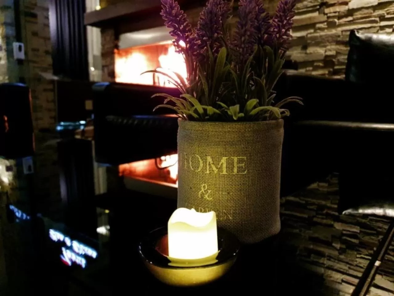 Restaurant/places to eat in Terra Hotel