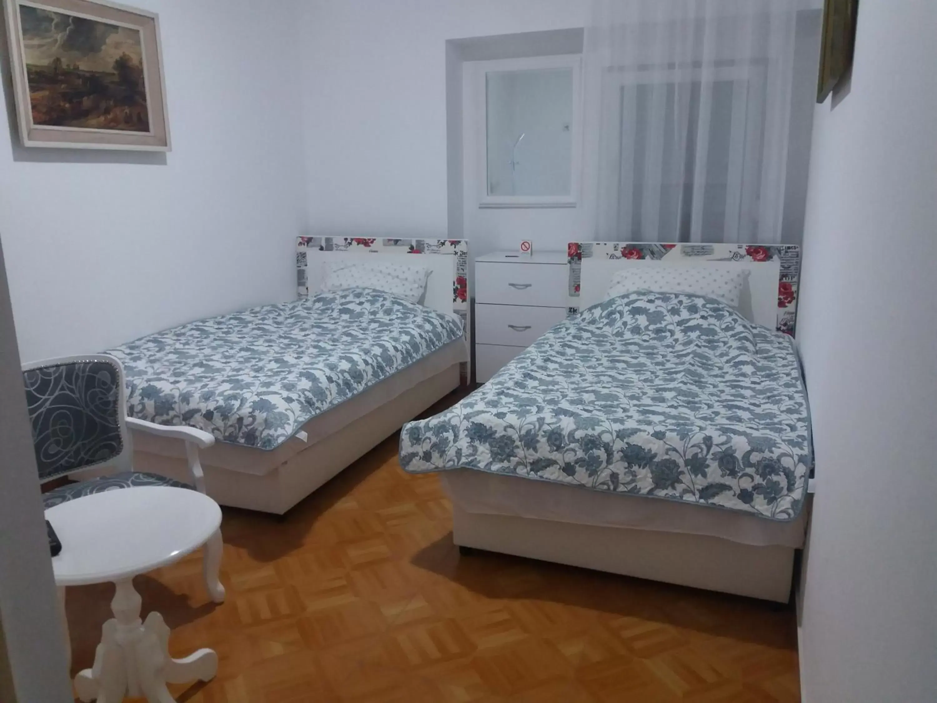 Deluxe Twin Room - single occupancy in Bed&Breakfast INTERMEZZO CAFFE Deluxe Twin Room - single occupancy in Bed&Breakfast INTERMEZZO CAFFE