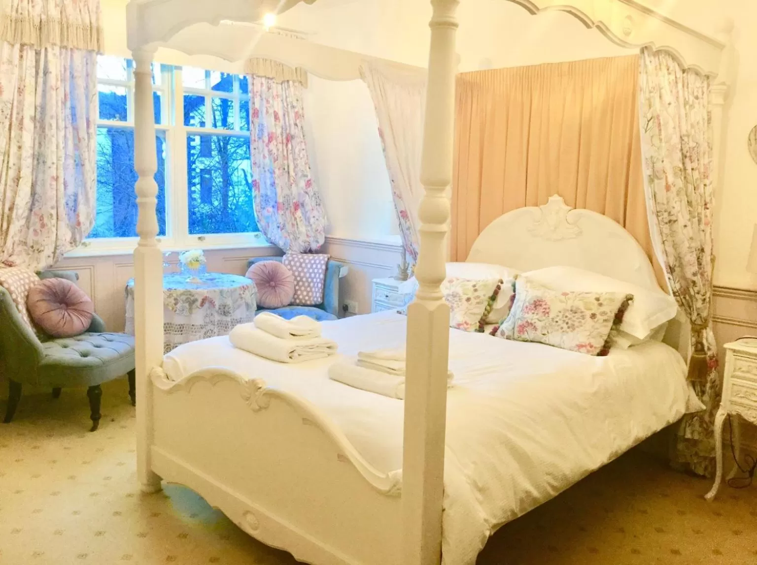Victorian Suite with Four Poster Bed in Storrs Gate House