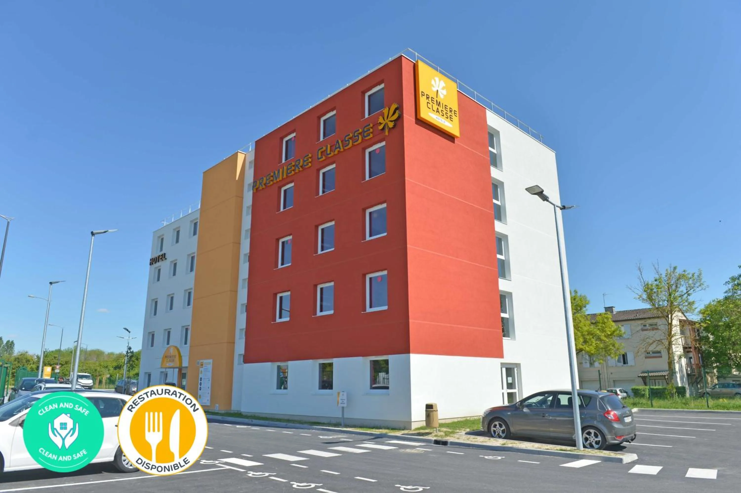Property building in Premiere Classe Reims Nord - Bétheny