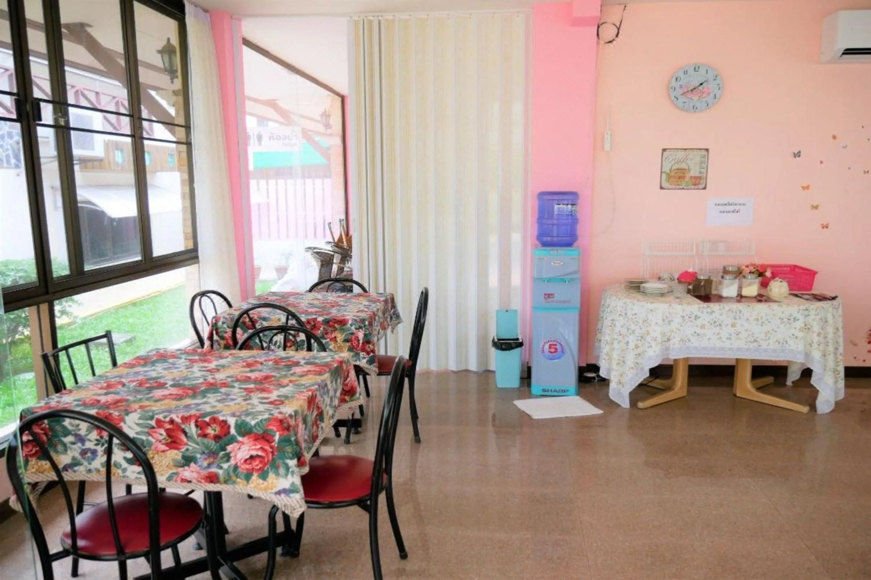 Restaurant/places to eat in TaLeKaew Resort SHA