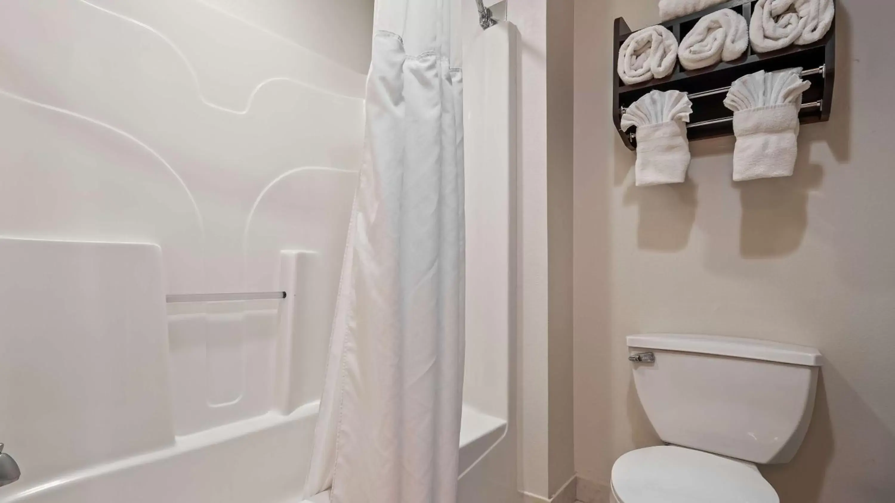 Queen Room with Two Queen Beds - Non-Smoking in Best Western Plus O'hare International South Hotel Queen Room with Two Queen Beds - Non-Smoking in Best Western Plus O'hare International South Hotel