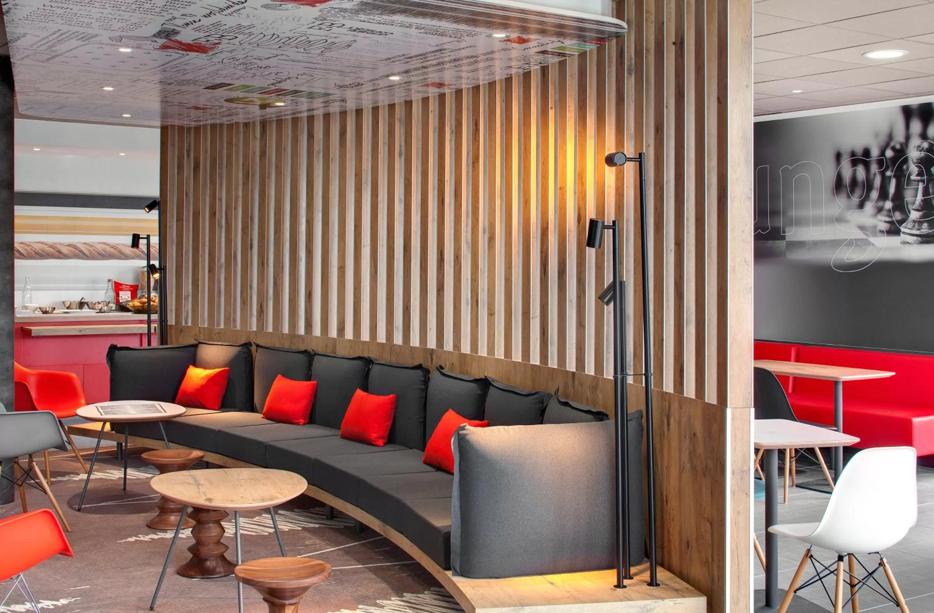 Living room in ibis Clermont Ferrand Nord Riom