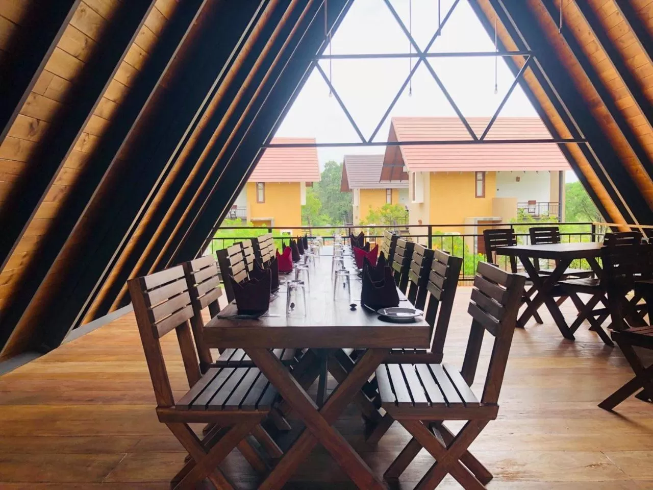 Restaurant/Places to Eat in Lolu Village Resort