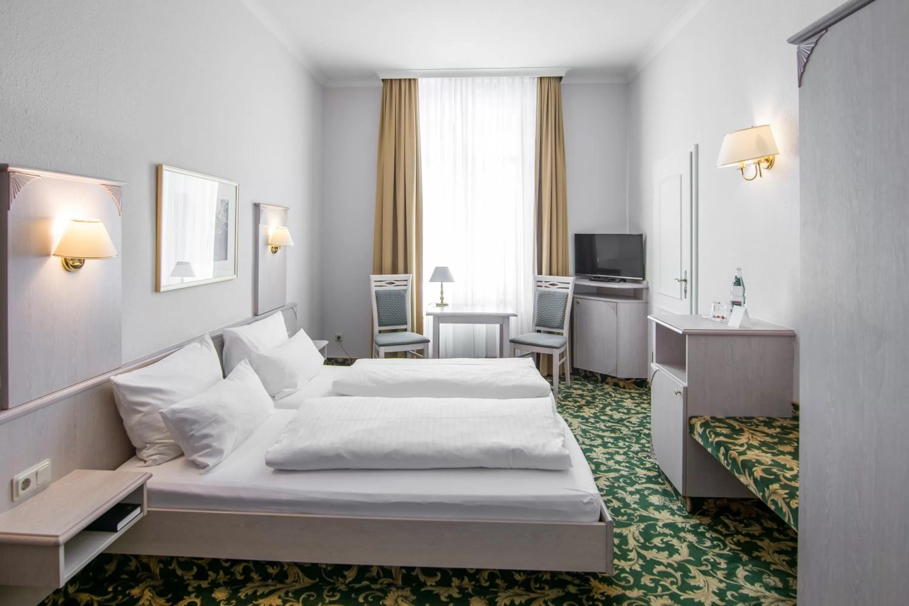 Photo of the whole room, Bed in Villa Antonia