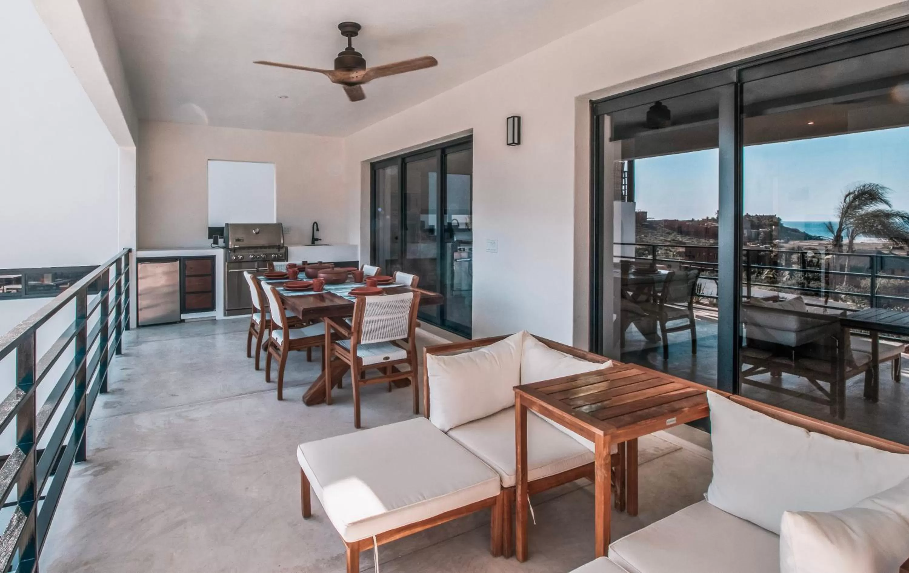 BBQ facilities, Restaurant/Places to Eat in Cerritos Surf Residences