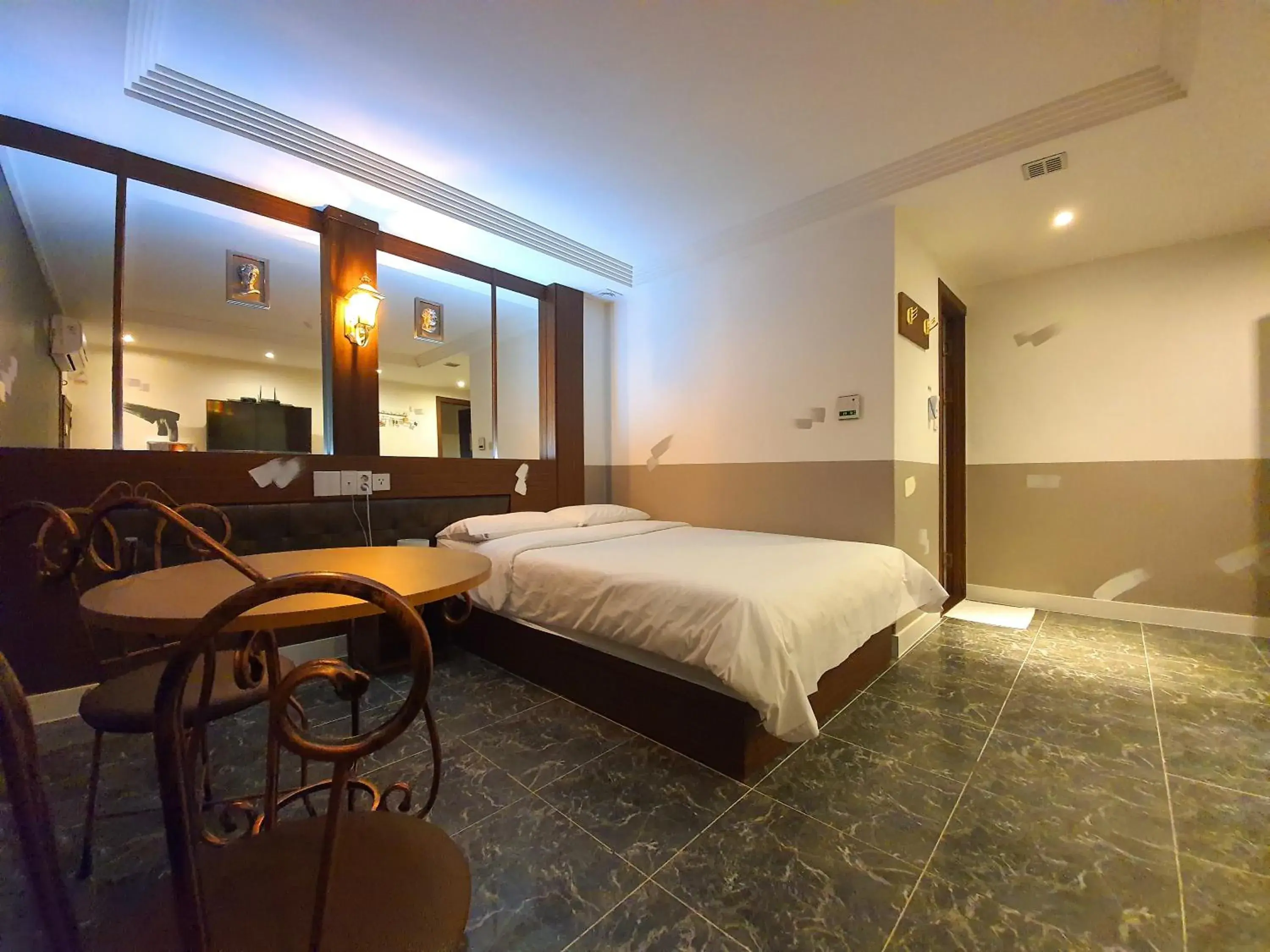 Standard Double Room Breakfast Included in Friendly DH Naissance Hotel by Mindrum Group Standard Double Room Breakfast Included in Friendly DH Naissance Hotel by Mindrum Group