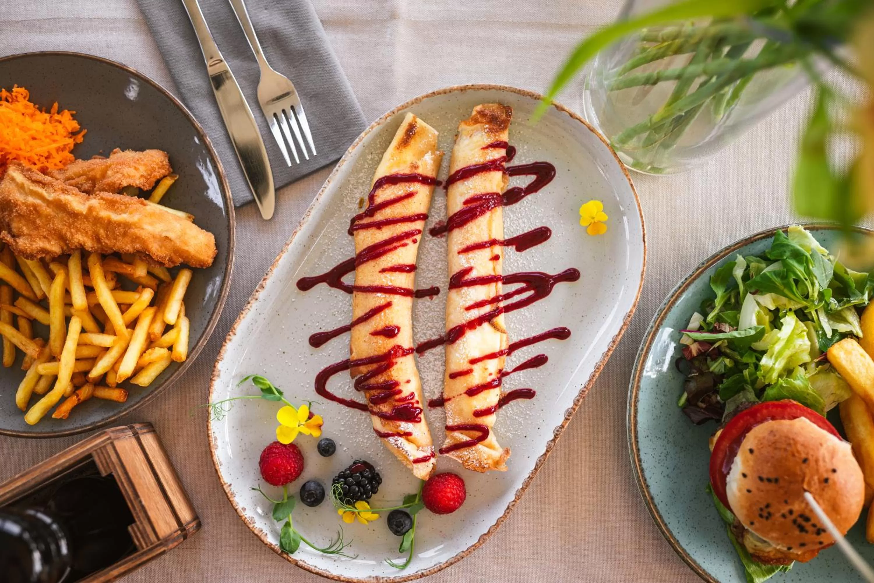 Restaurant/places to eat in Hotel Szary Residence