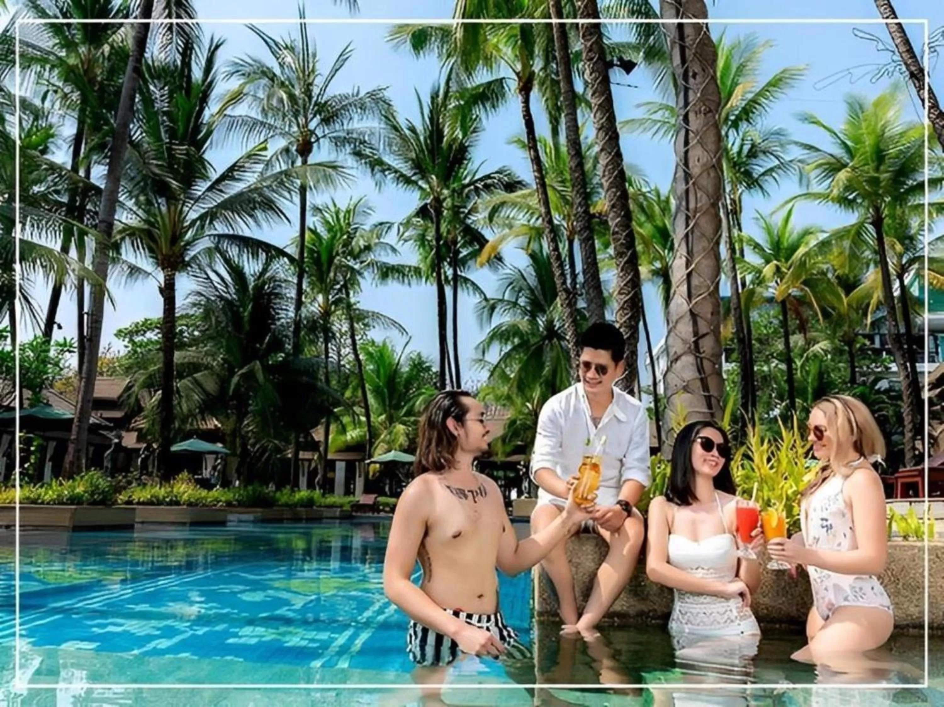 Swimming pool in Chatrium Hotel Royal Lake Yangon