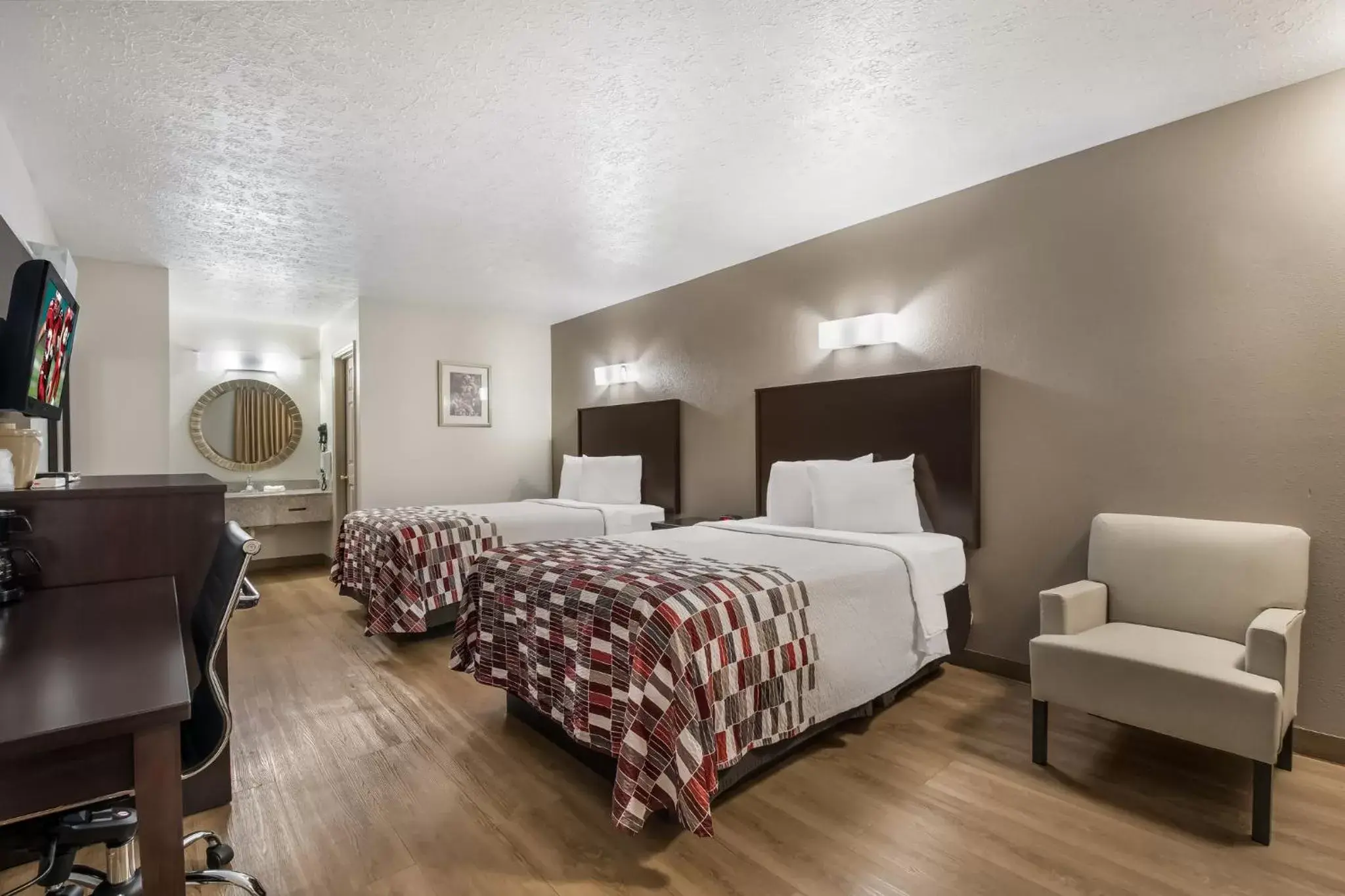 Deluxe Room with Two Double Beds Non-Smoking in Red Roof Inn Crossville Deluxe Room with Two Double Beds Non-Smoking in Red Roof Inn Crossville