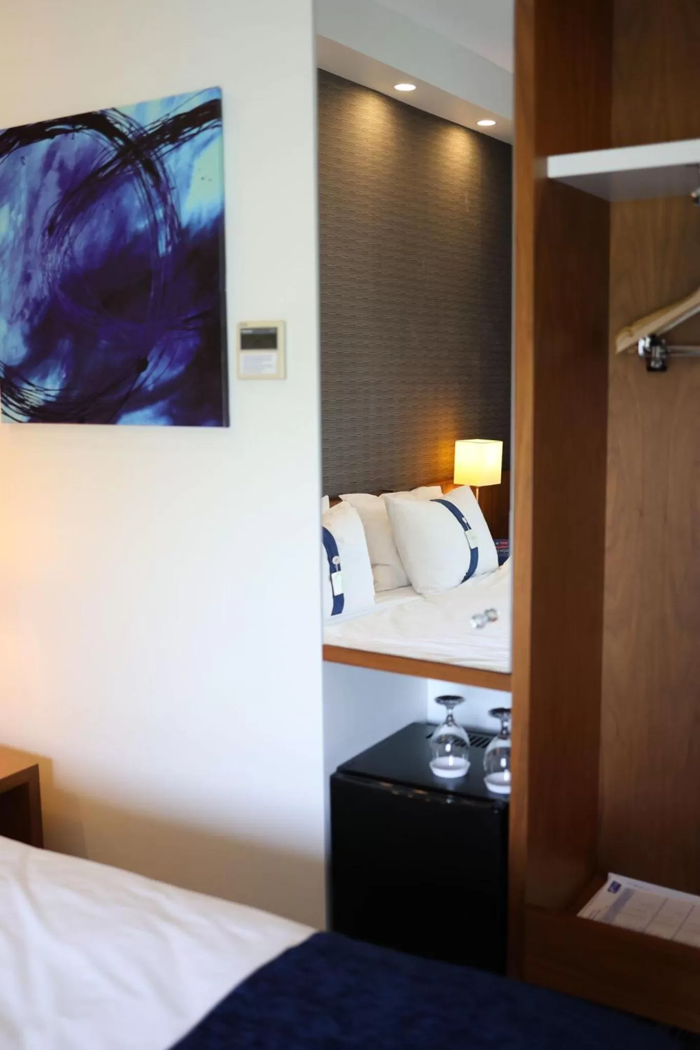 Bed in Holiday Inn Express Manisa-West by IHG