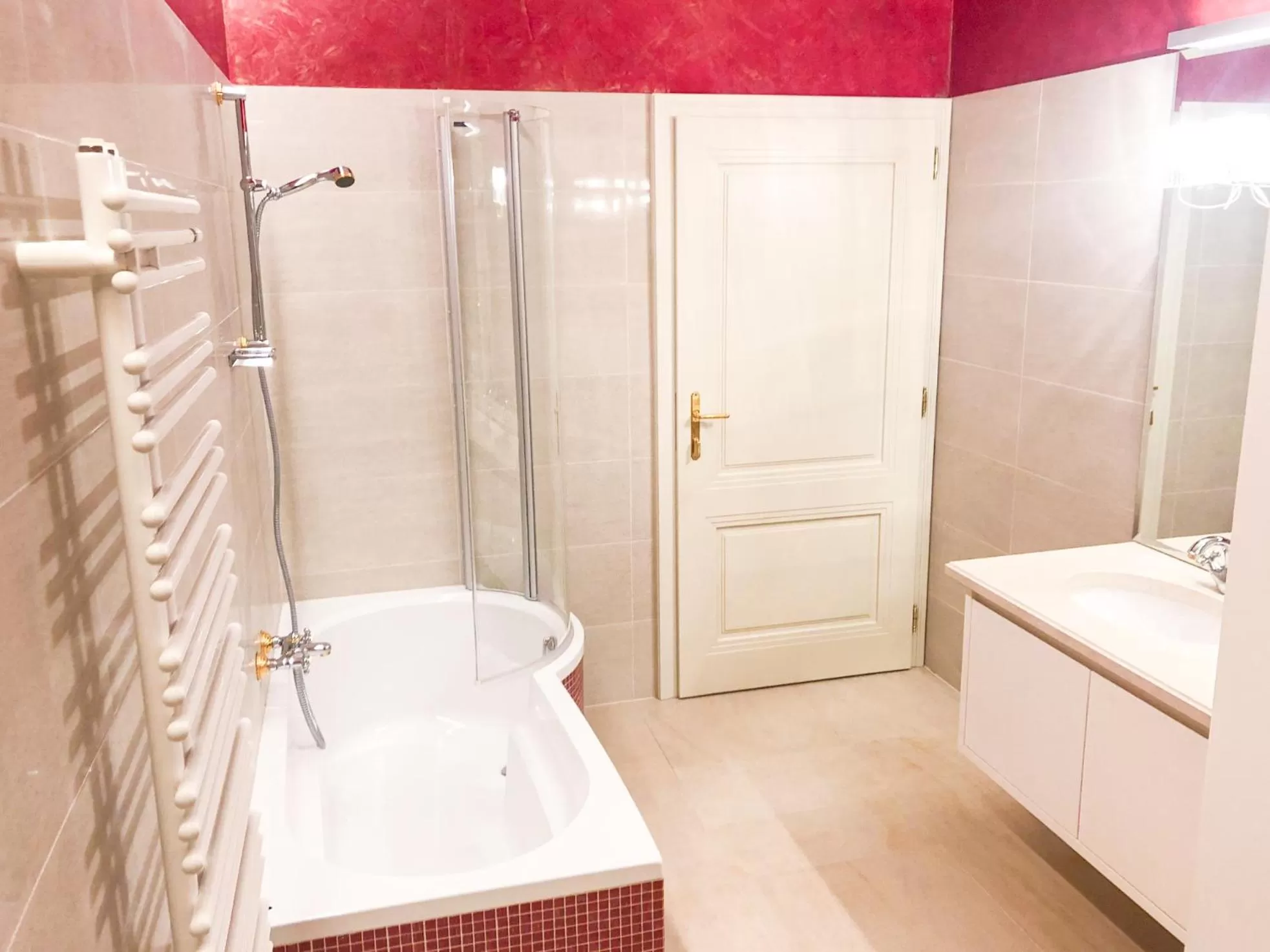 Shower, Bathroom in Die Schmiede